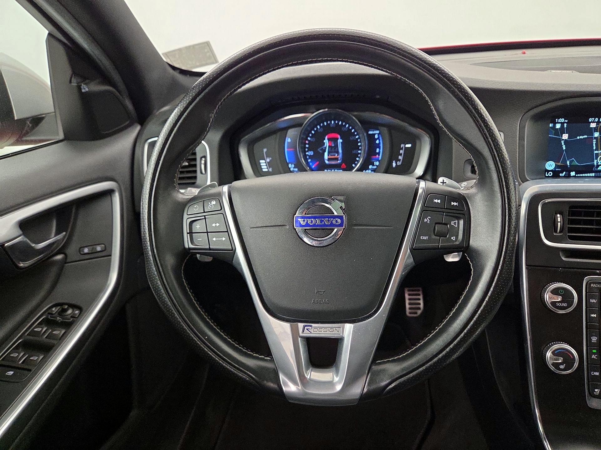 Thumbnail: 2016 Volvo S60 - 10