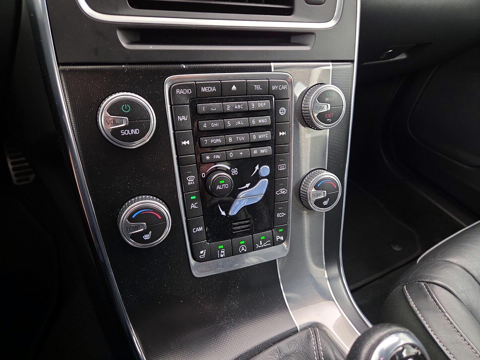 Thumbnail: 2016 Volvo S60 - 17