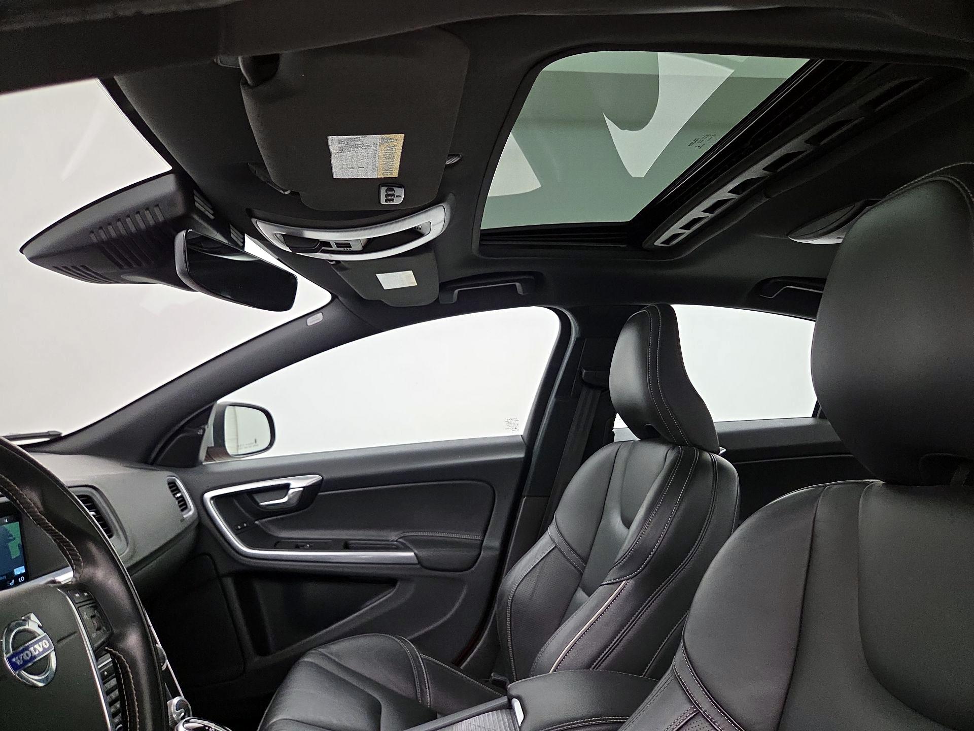 Thumbnail: 2016 Volvo S60 - 20