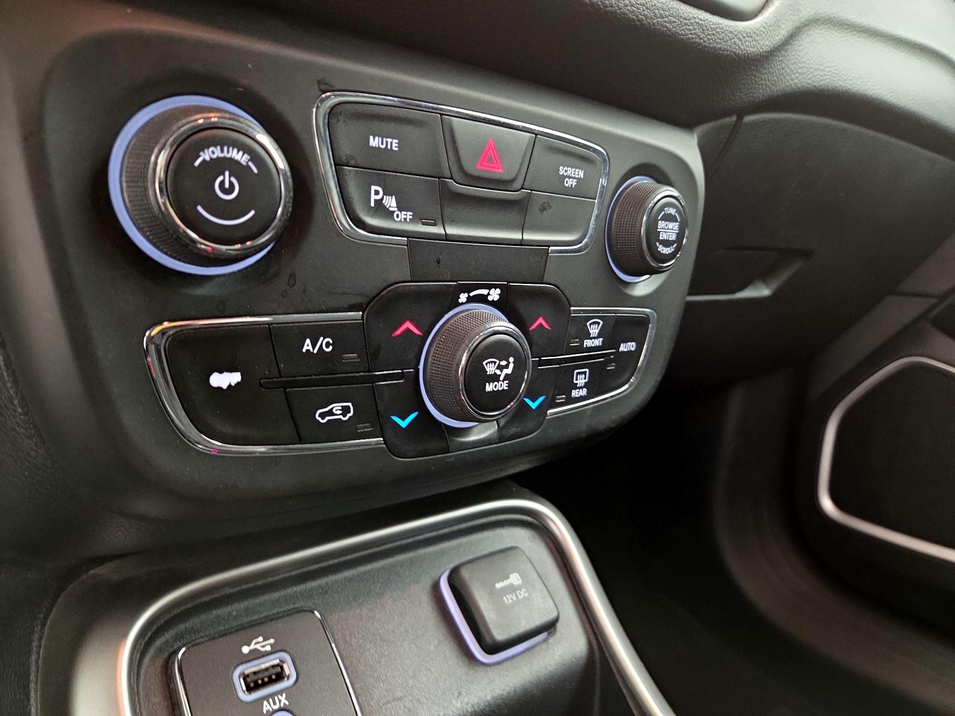 Thumbnail: 2018 Jeep Compass - 16