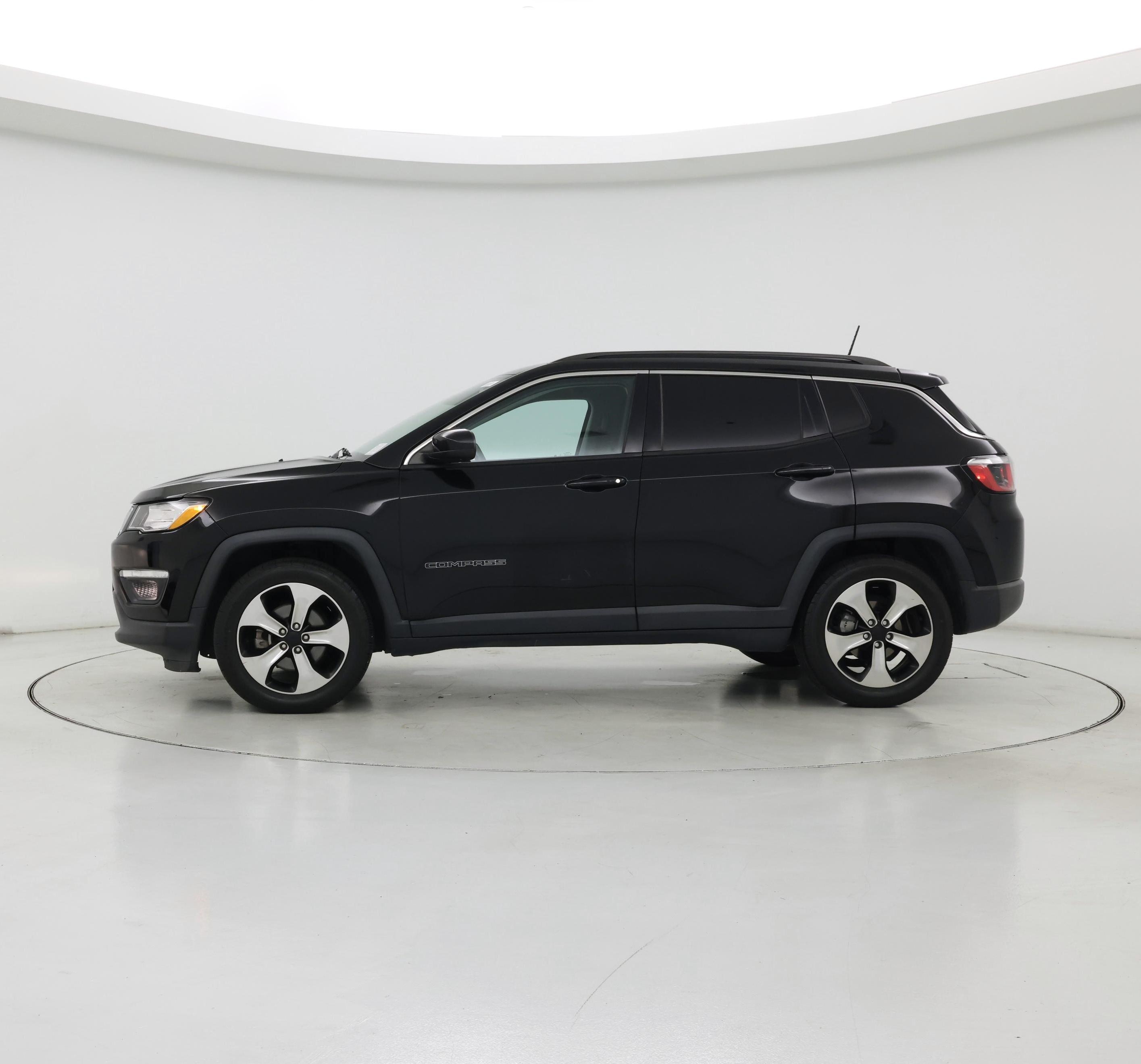 Thumbnail: 2018 Jeep Compass - 3