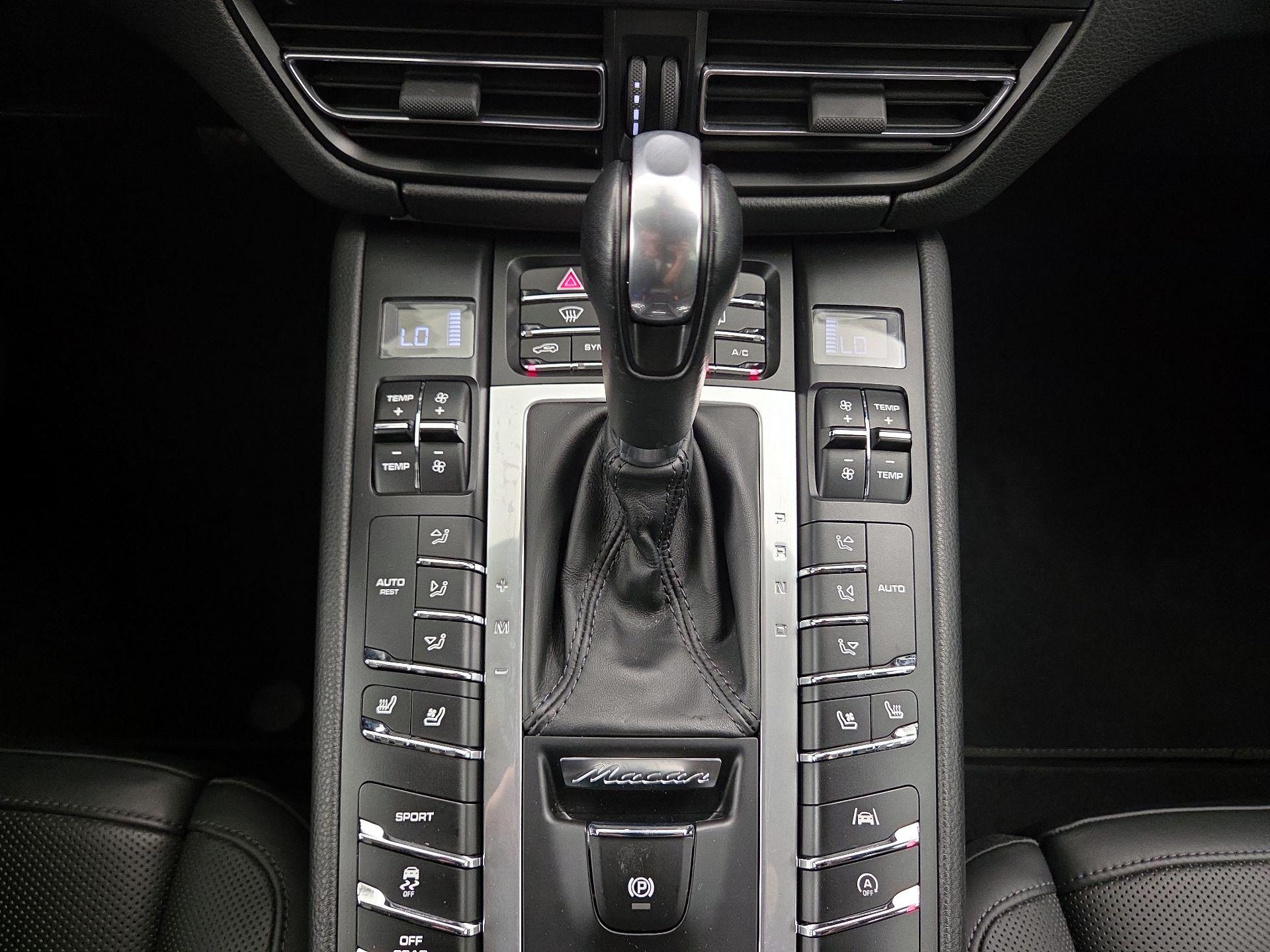 Thumbnail: 2020 Porsche Macan - 18