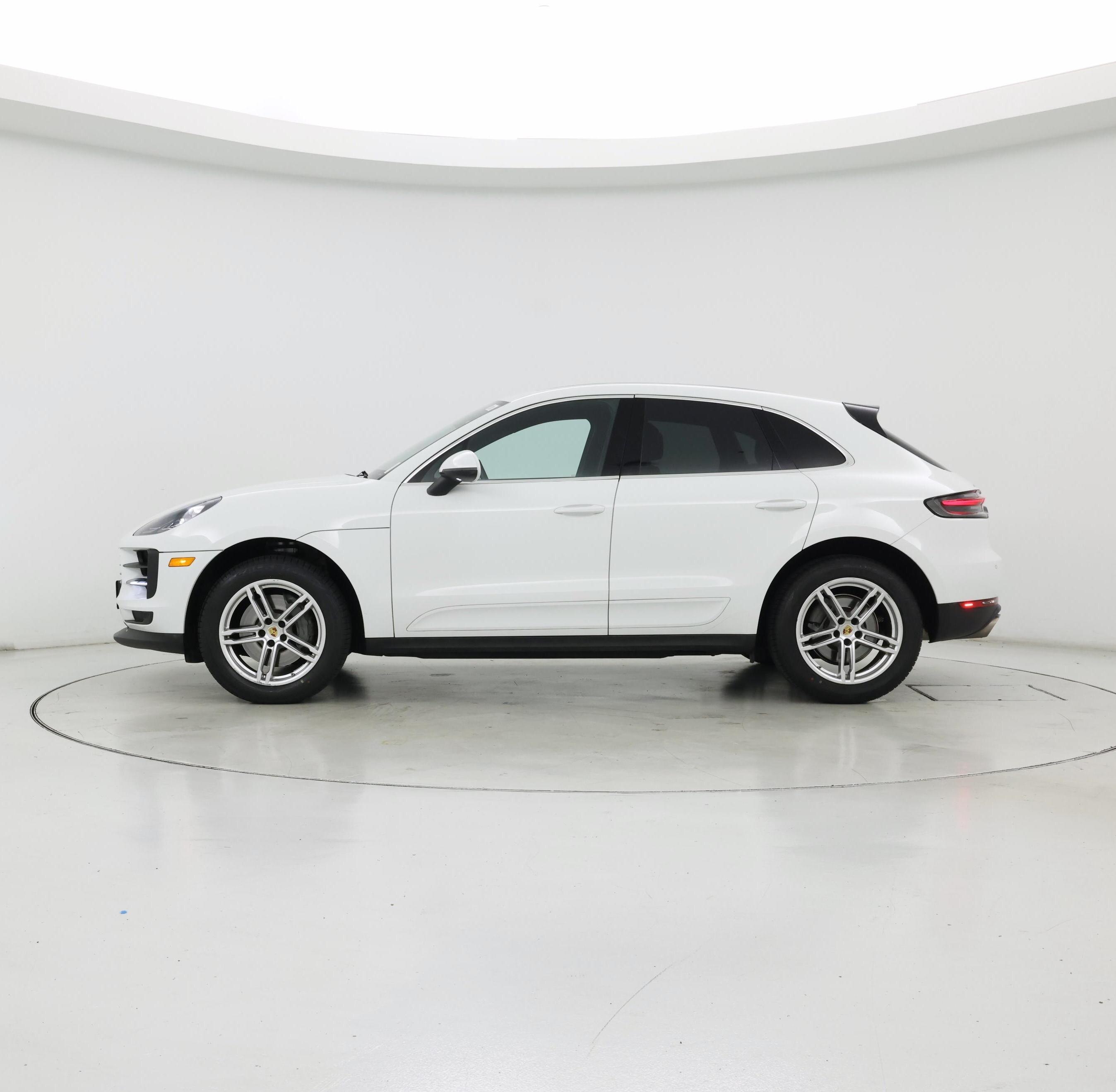 Thumbnail: 2020 Porsche Macan - 3