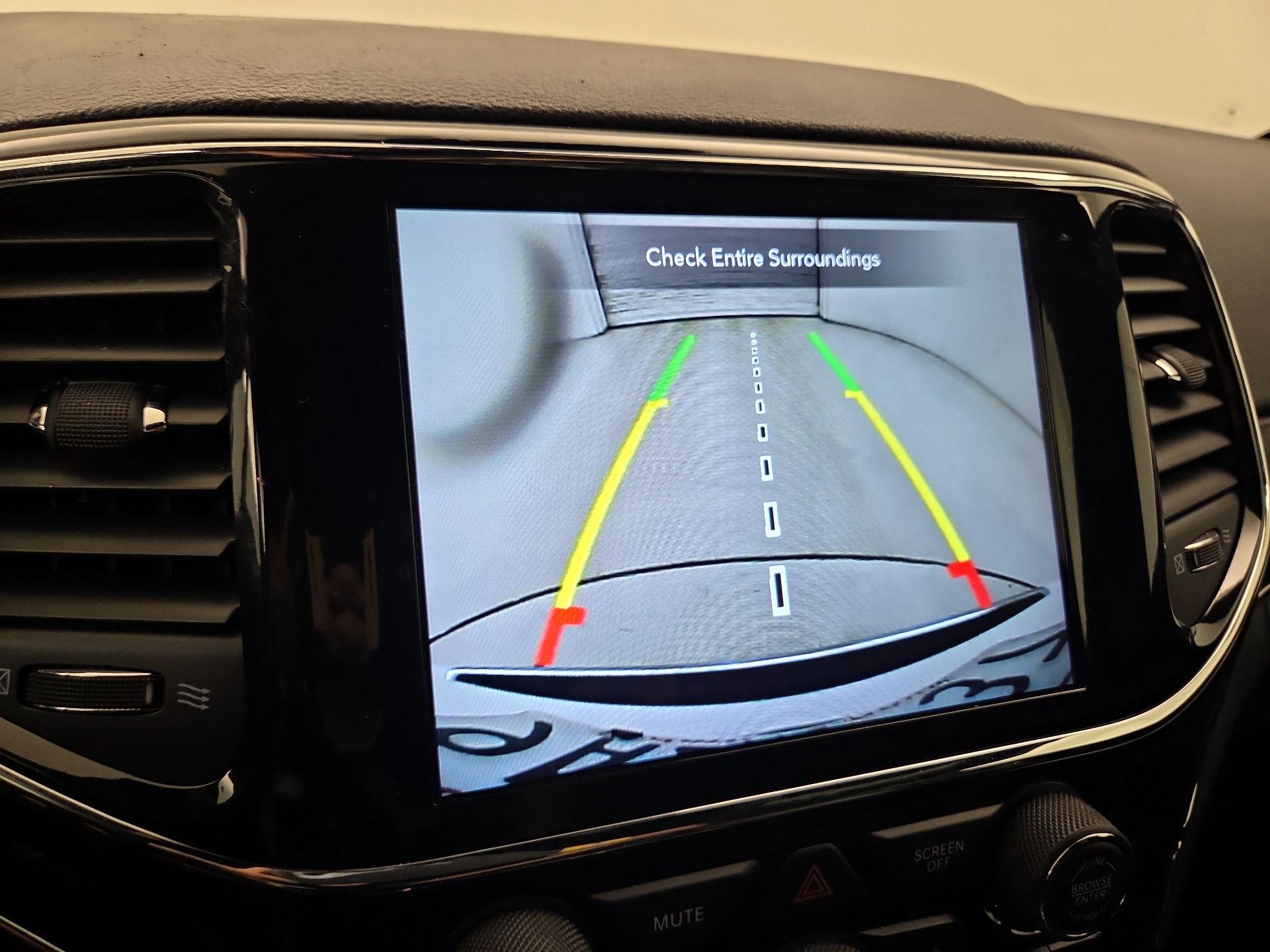 Thumbnail: 2022 Jeep Grand Cherokee - 15