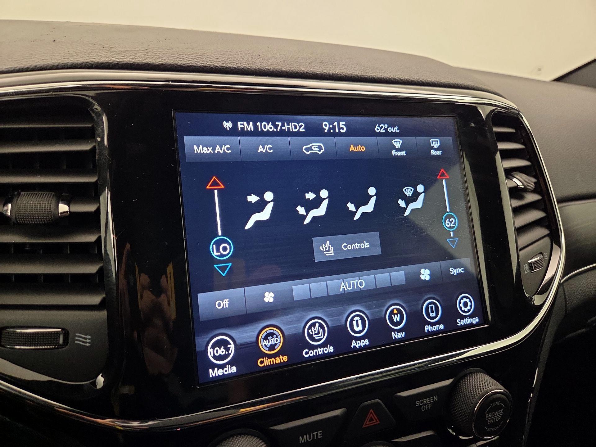 Thumbnail: 2022 Jeep Grand Cherokee - 17