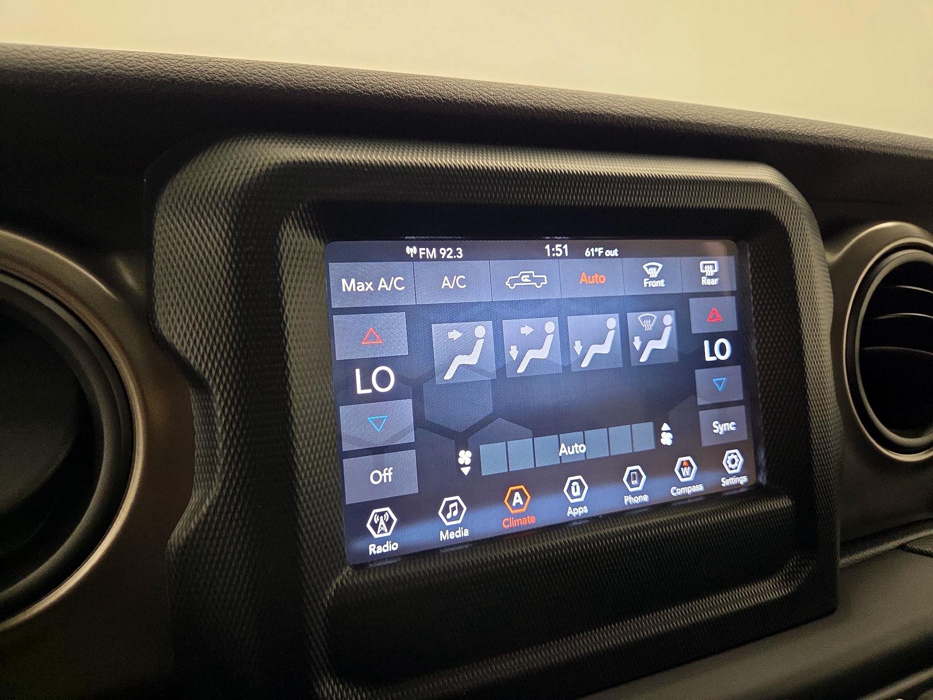 Thumbnail: 2020 Jeep Gladiator - 16