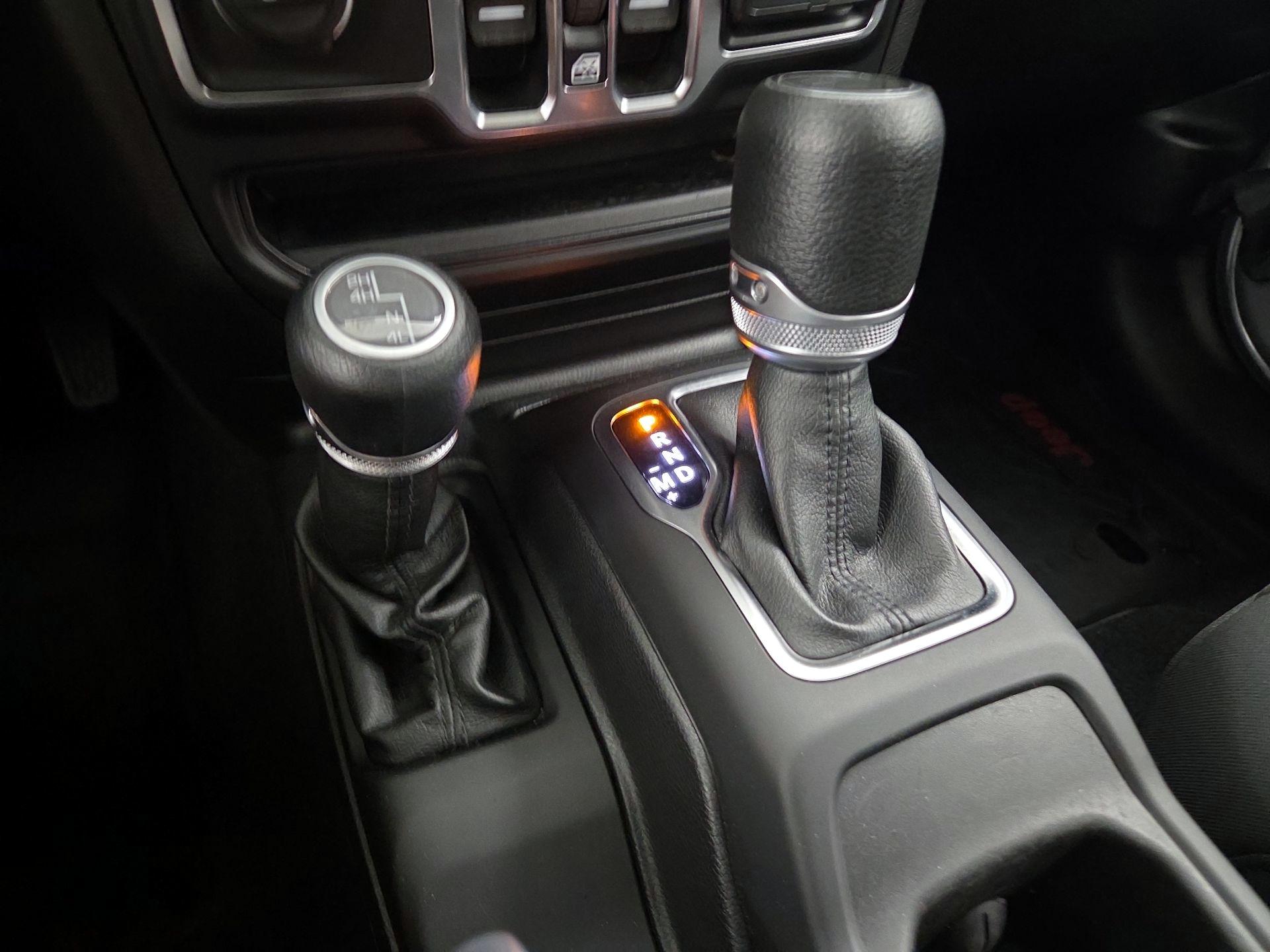 Thumbnail: 2020 Jeep Gladiator - 17