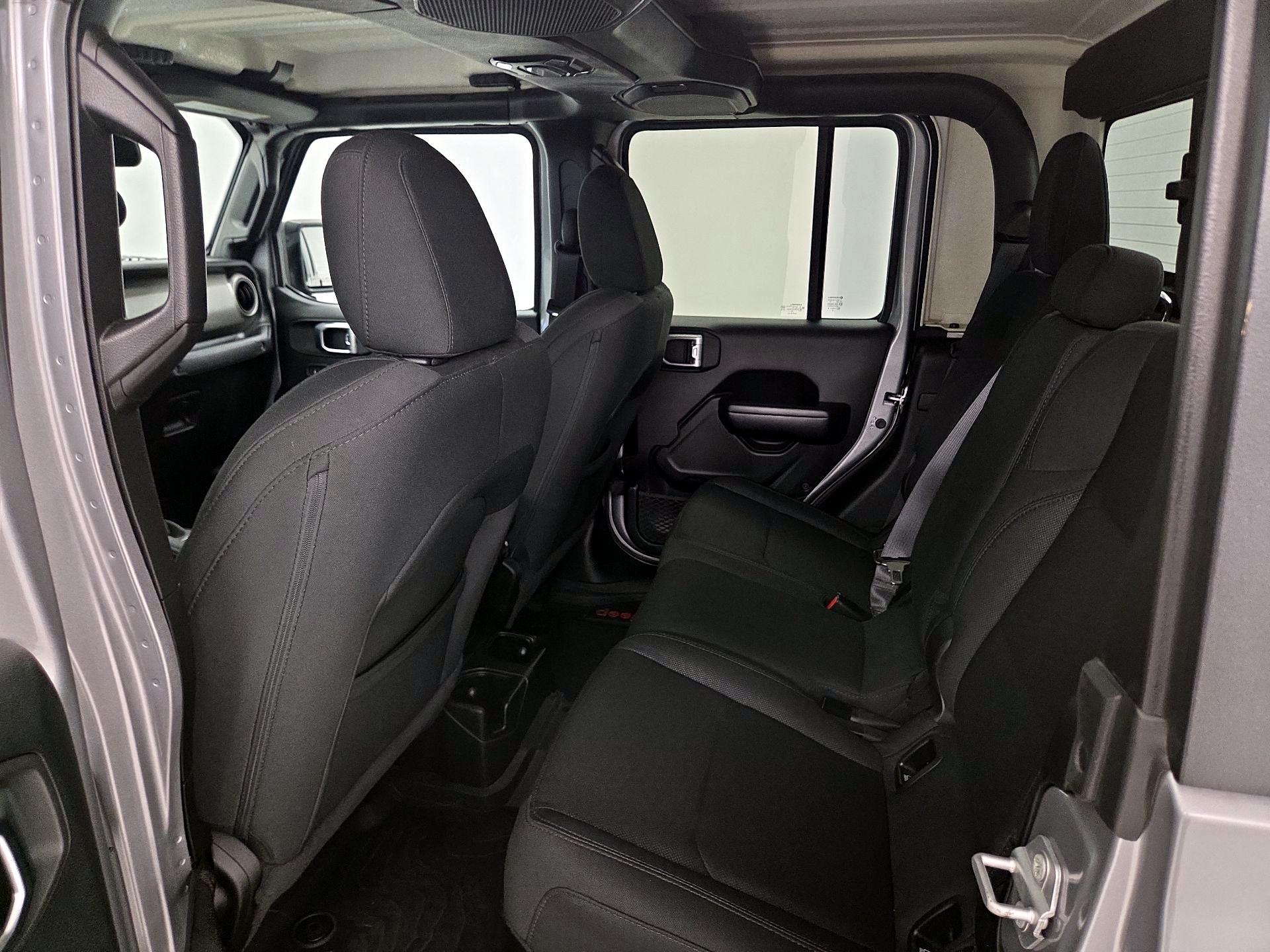 Thumbnail: 2020 Jeep Gladiator - 19