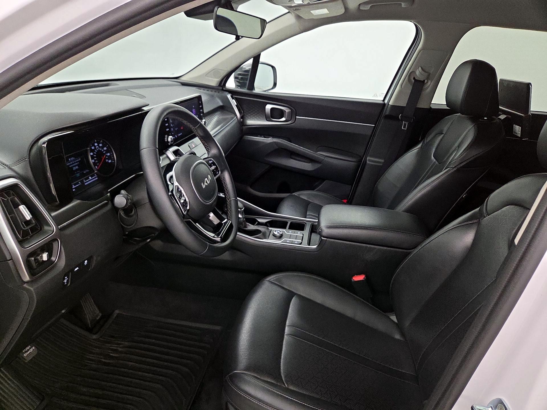 Thumbnail: 2022 Kia Sorento - 11