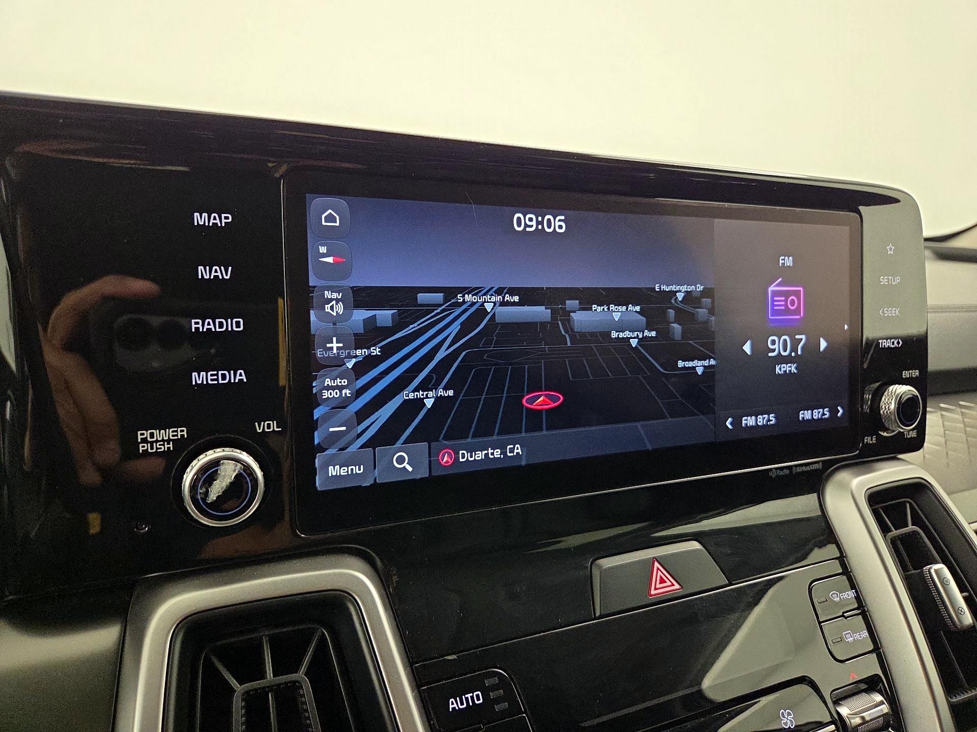 Thumbnail: 2022 Kia Sorento - 14