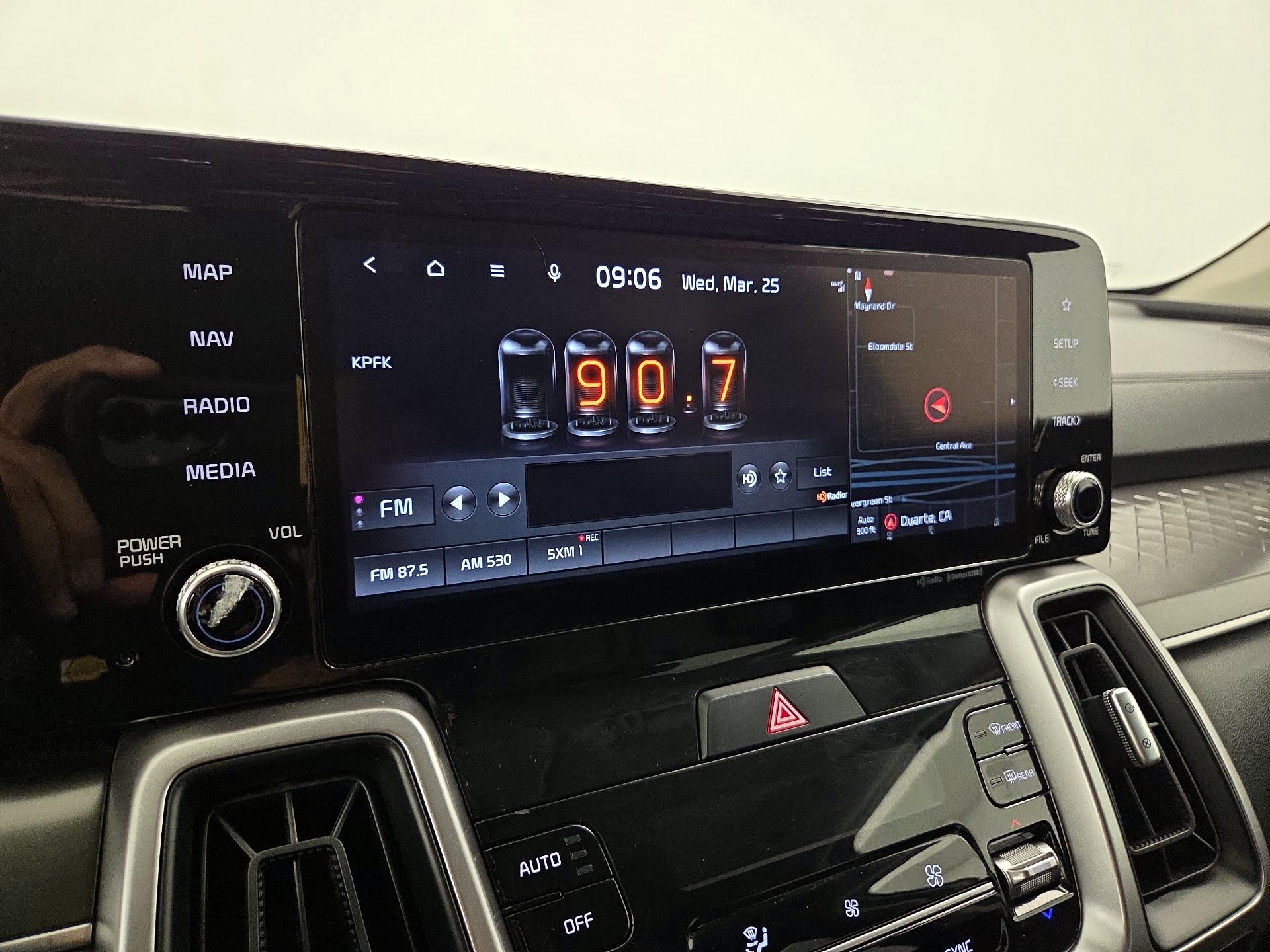 Thumbnail: 2022 Kia Sorento - 16