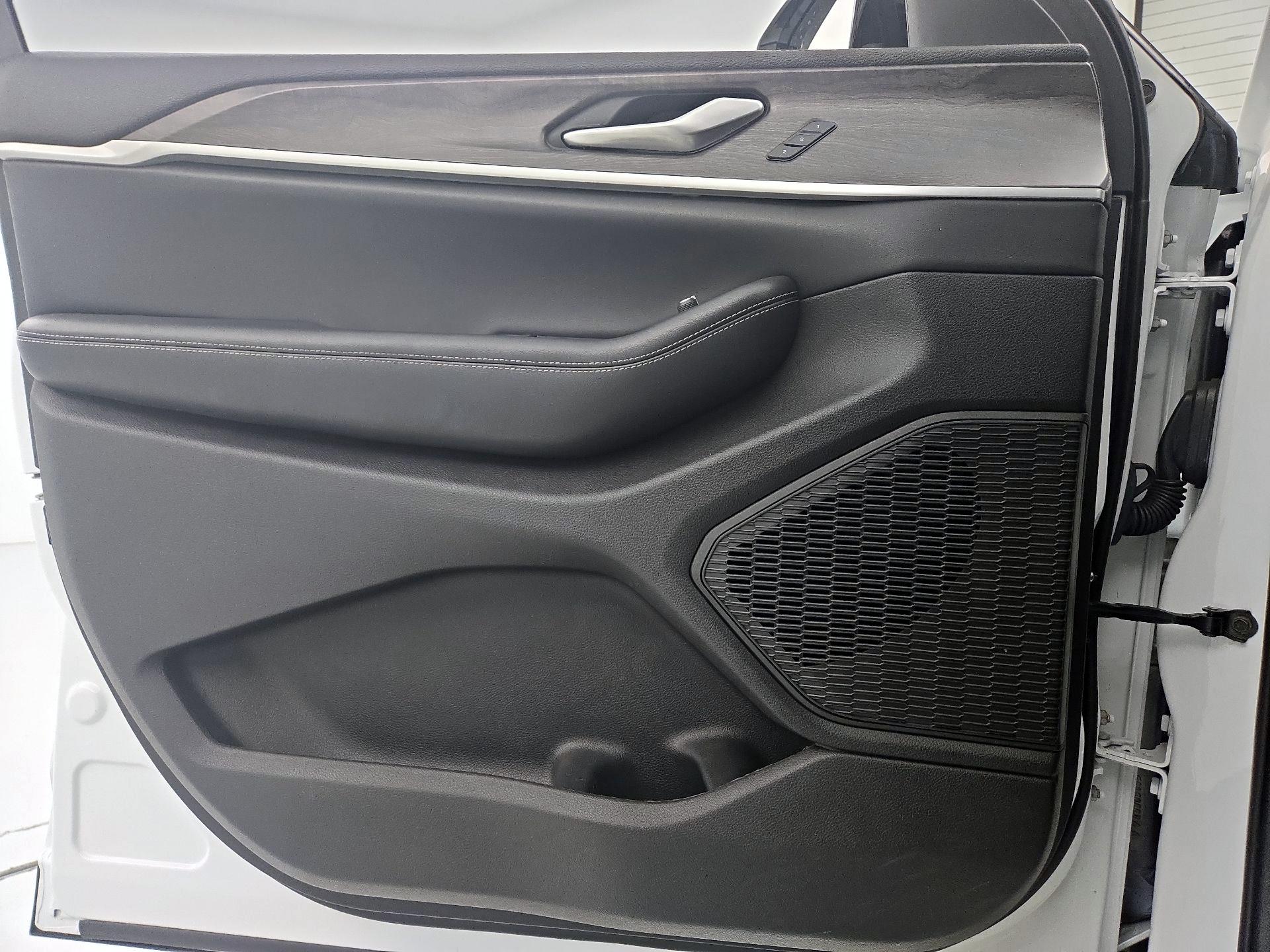 Thumbnail: 2023 Jeep Grand Cherokee - 12