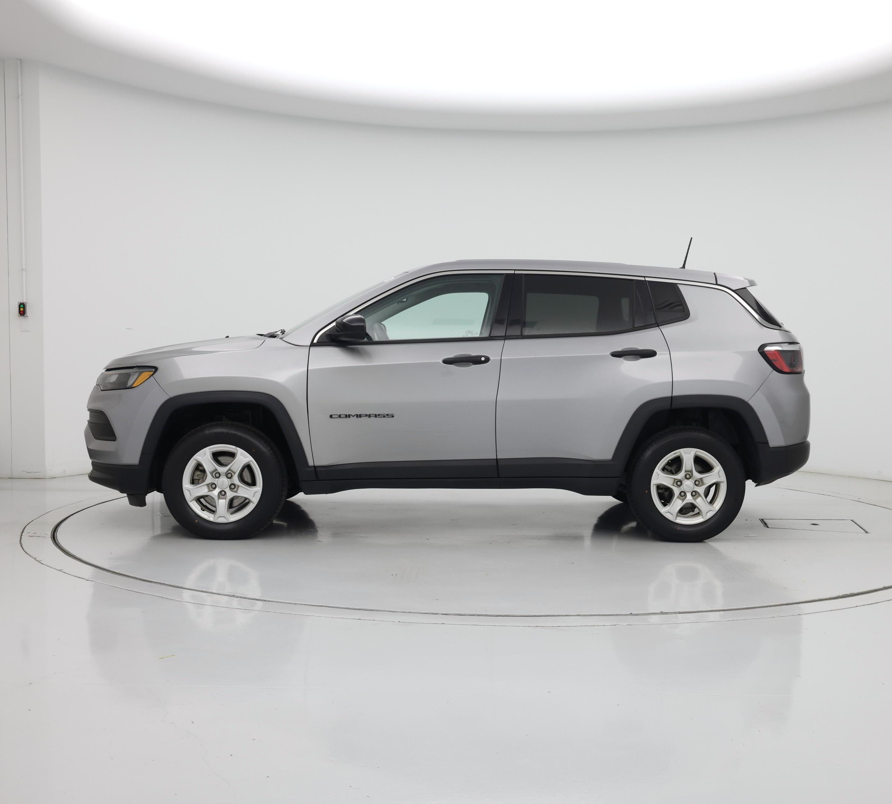Thumbnail: 2022 Jeep Compass - 3