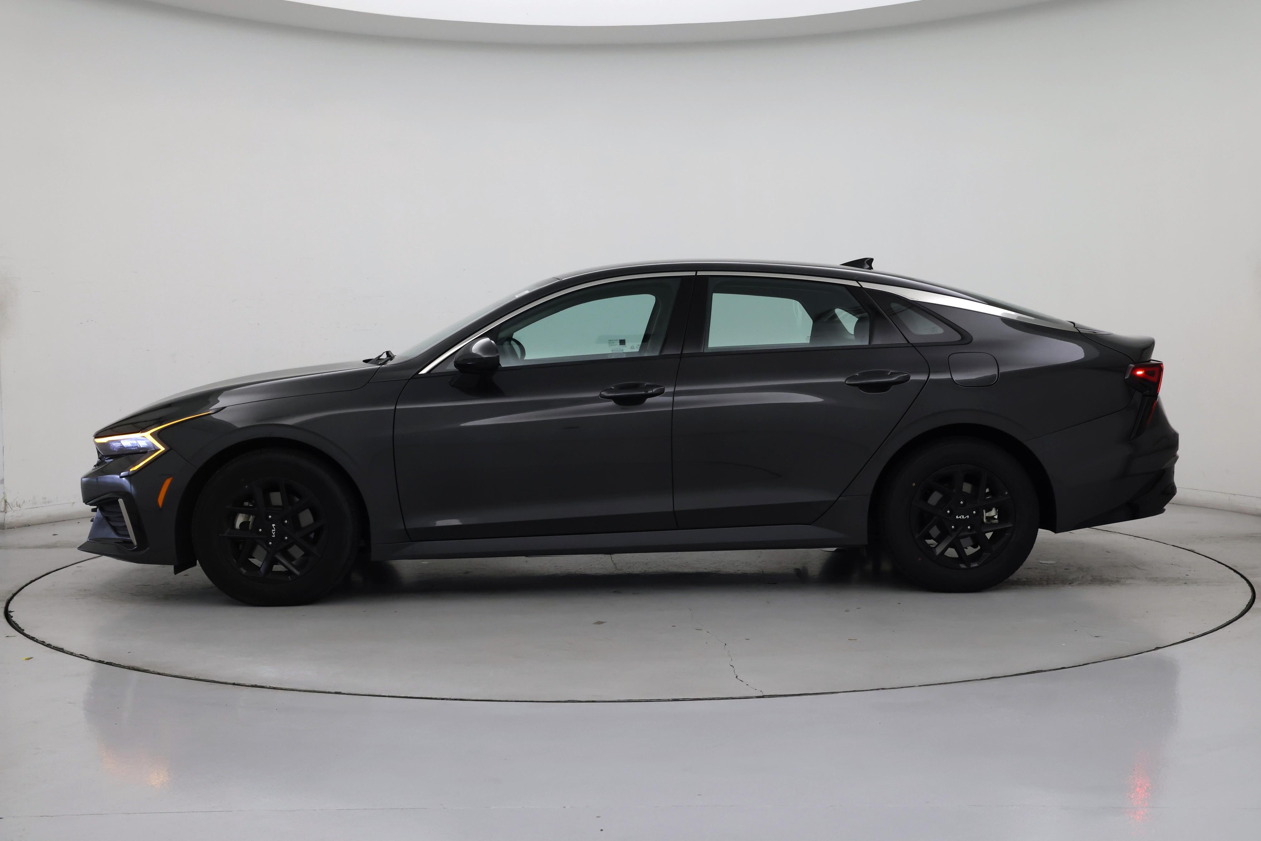 Thumbnail: 2025 Kia K5 - 3