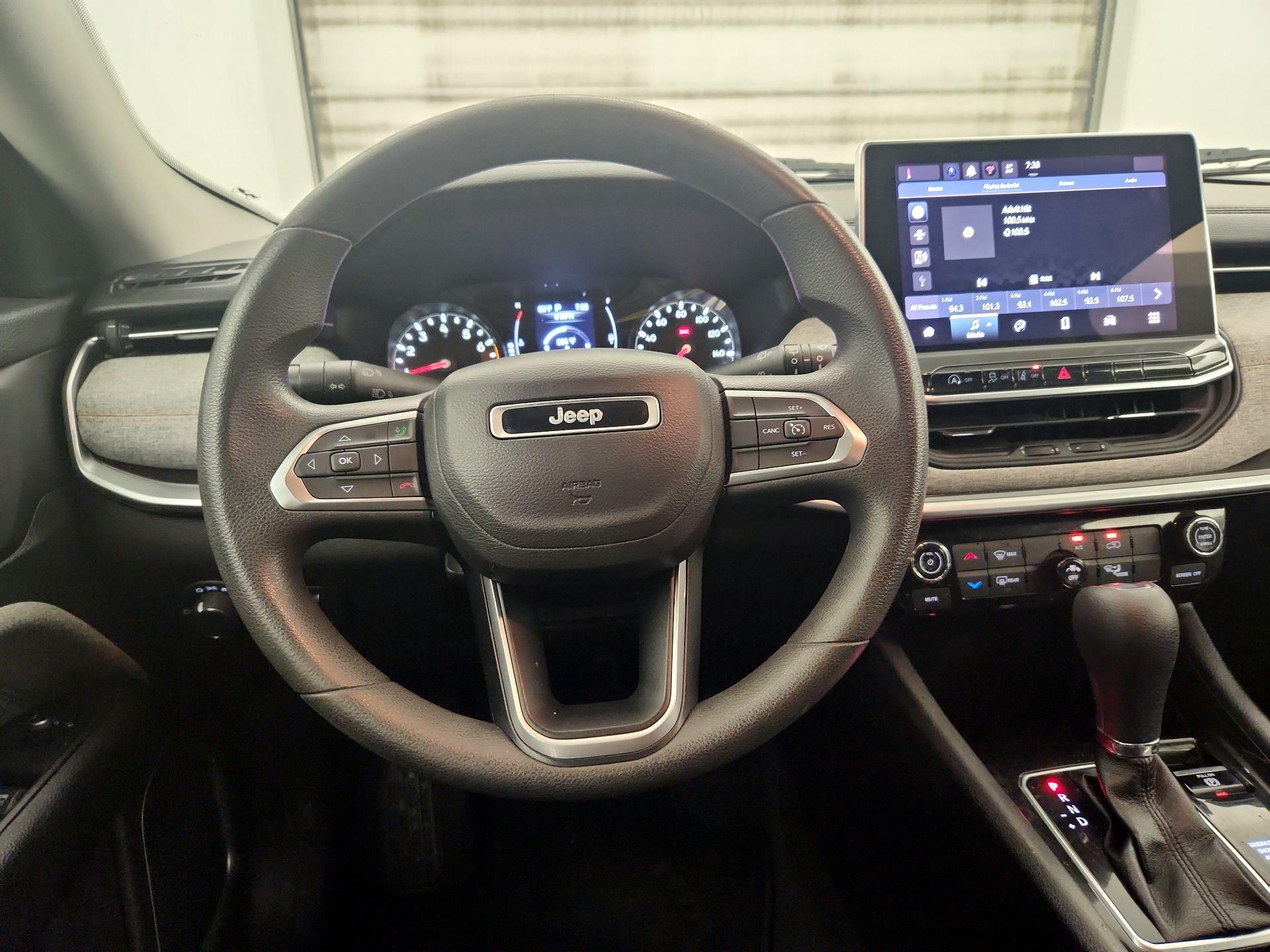 Thumbnail: 2022 Jeep Compass - 10