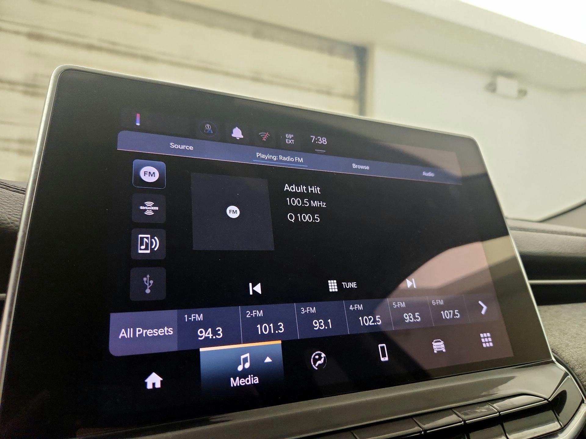 Thumbnail: 2022 Jeep Compass - 15