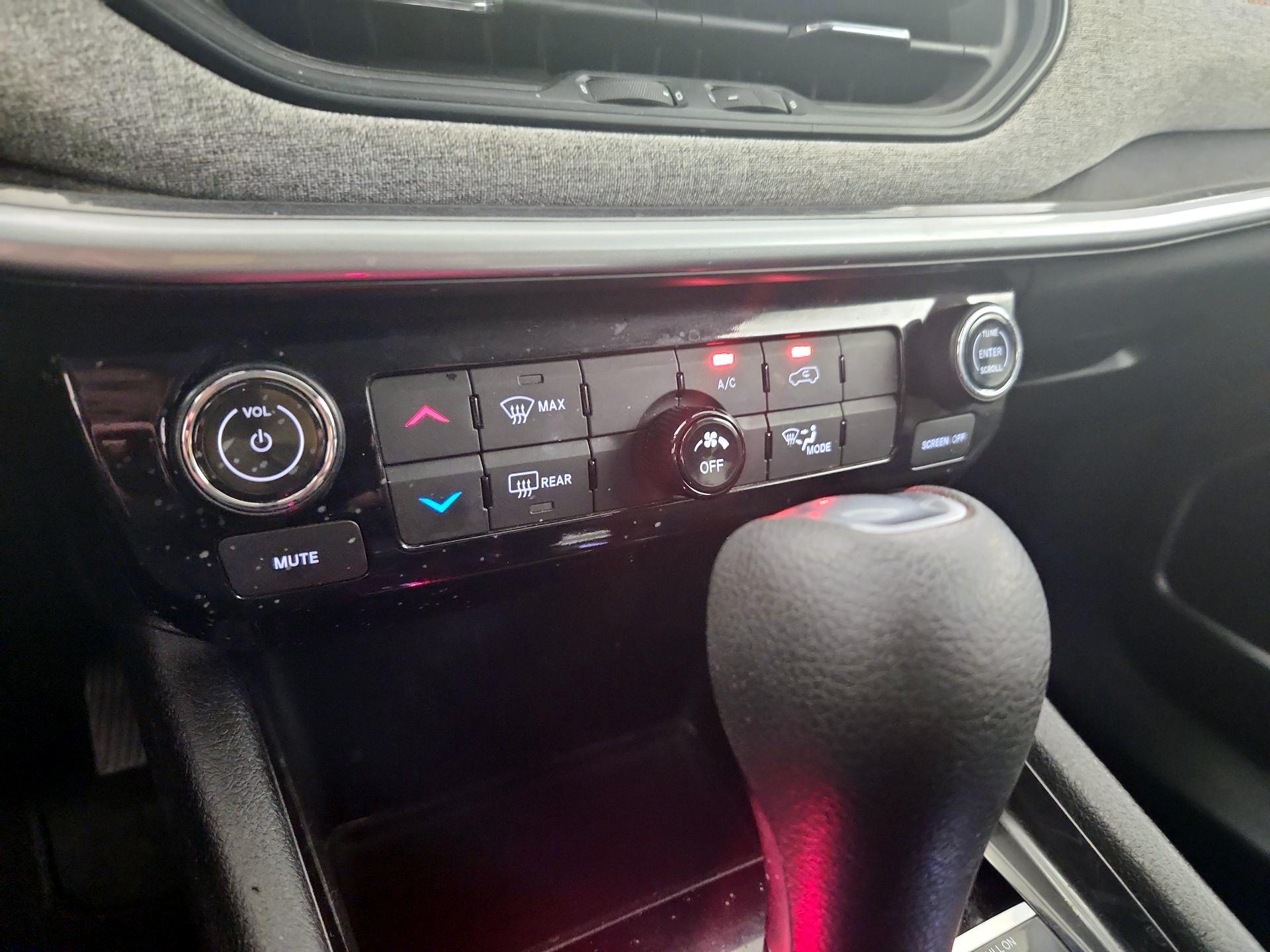 Thumbnail: 2022 Jeep Compass - 16