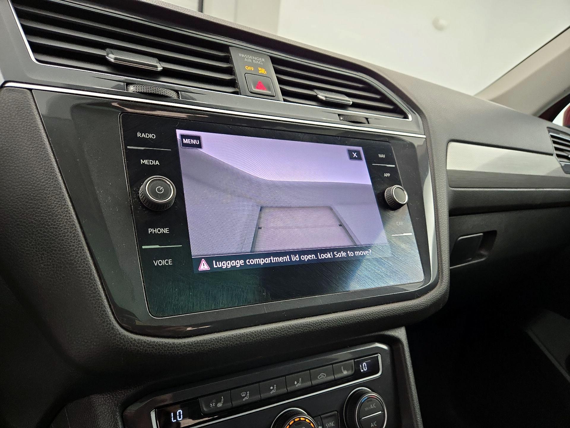 Thumbnail: 2020 Volkswagen Tiguan - 14