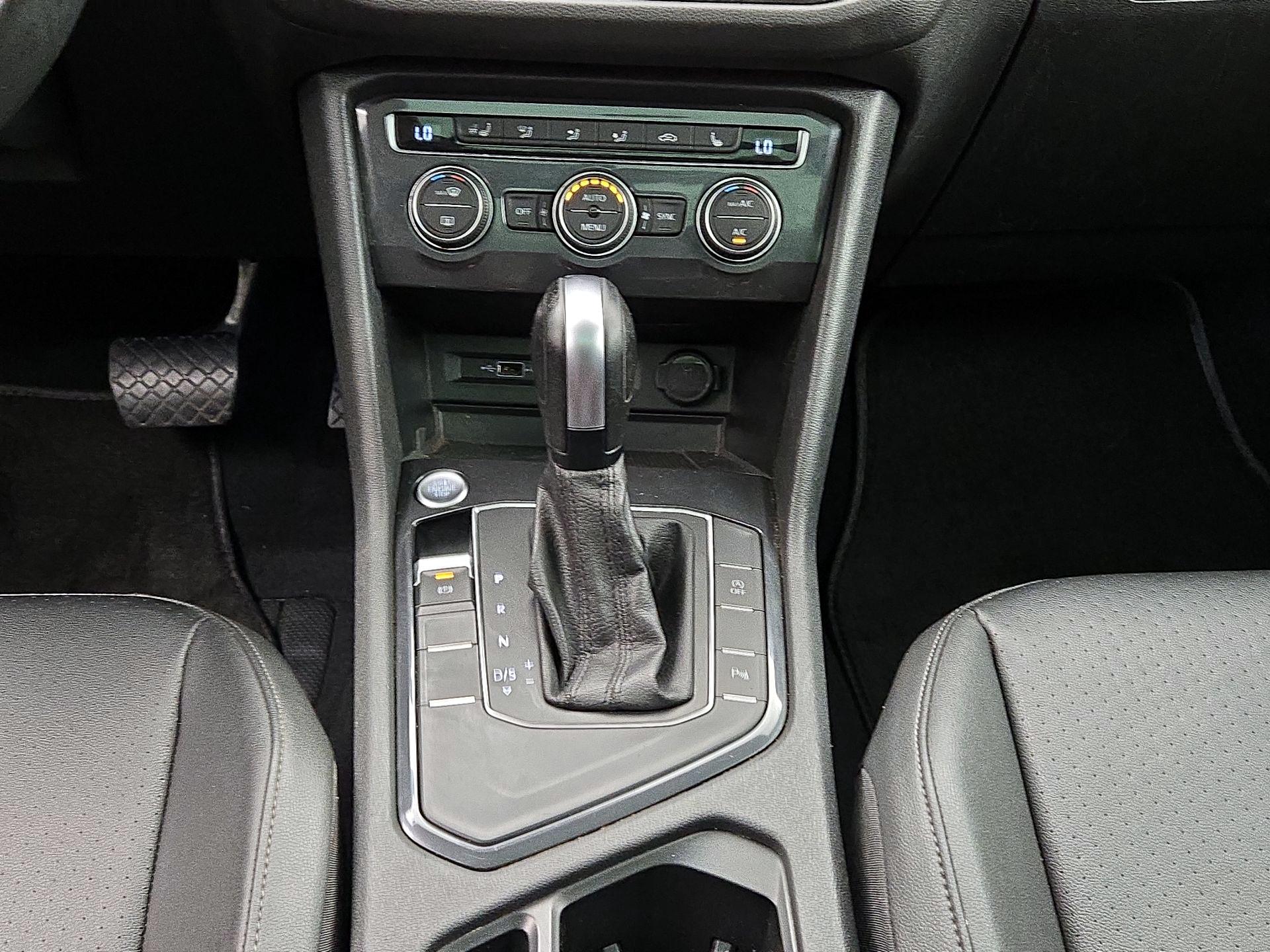Thumbnail: 2020 Volkswagen Tiguan - 17