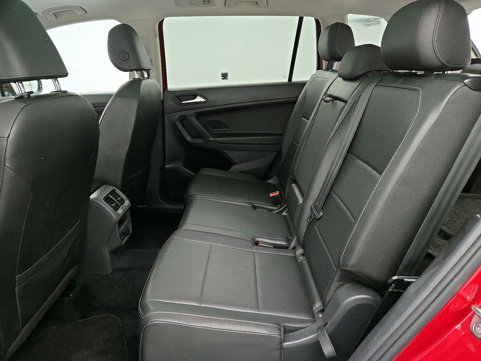 Thumbnail: 2020 Volkswagen Tiguan - 20