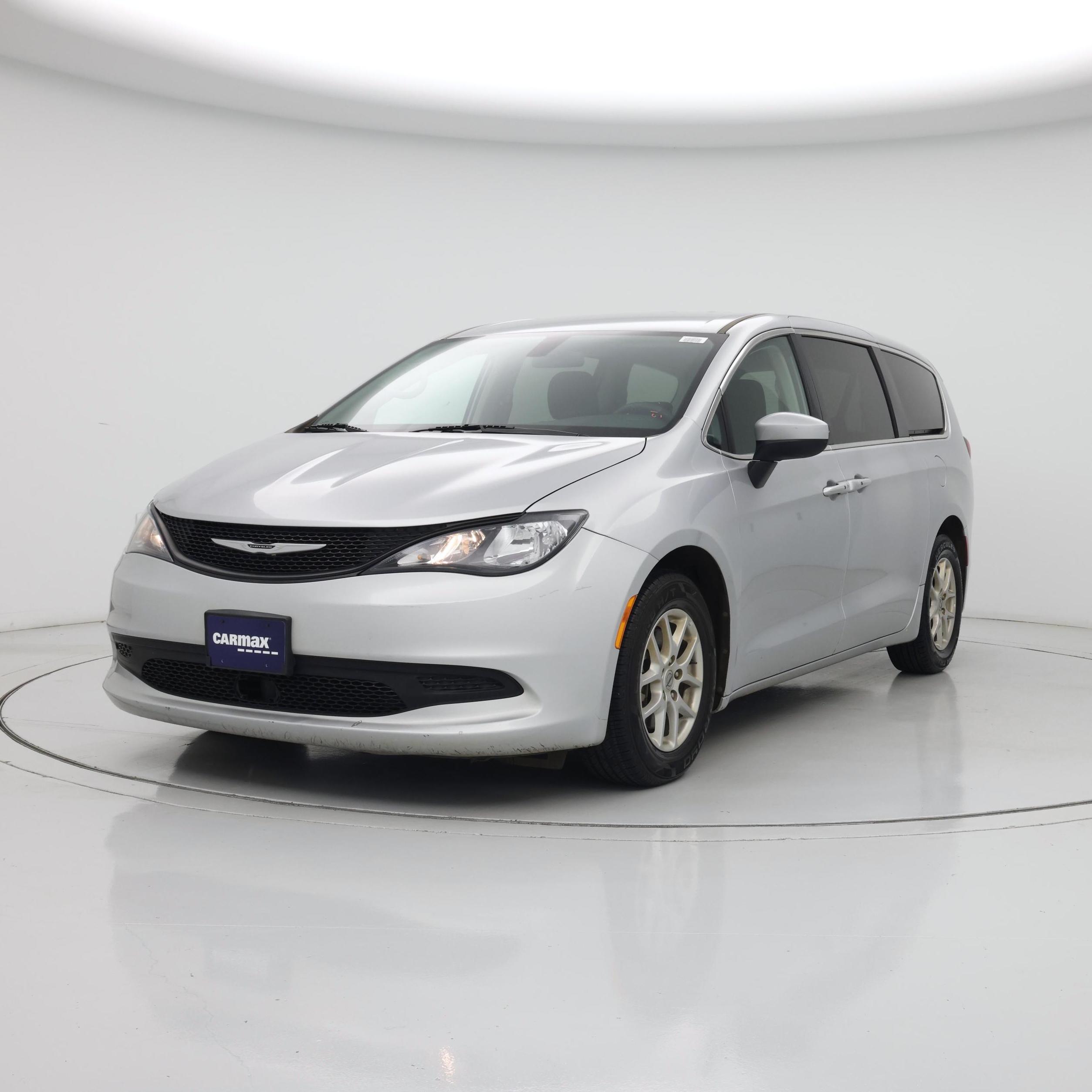 Thumbnail: 2022 Chrysler Voyager - 4