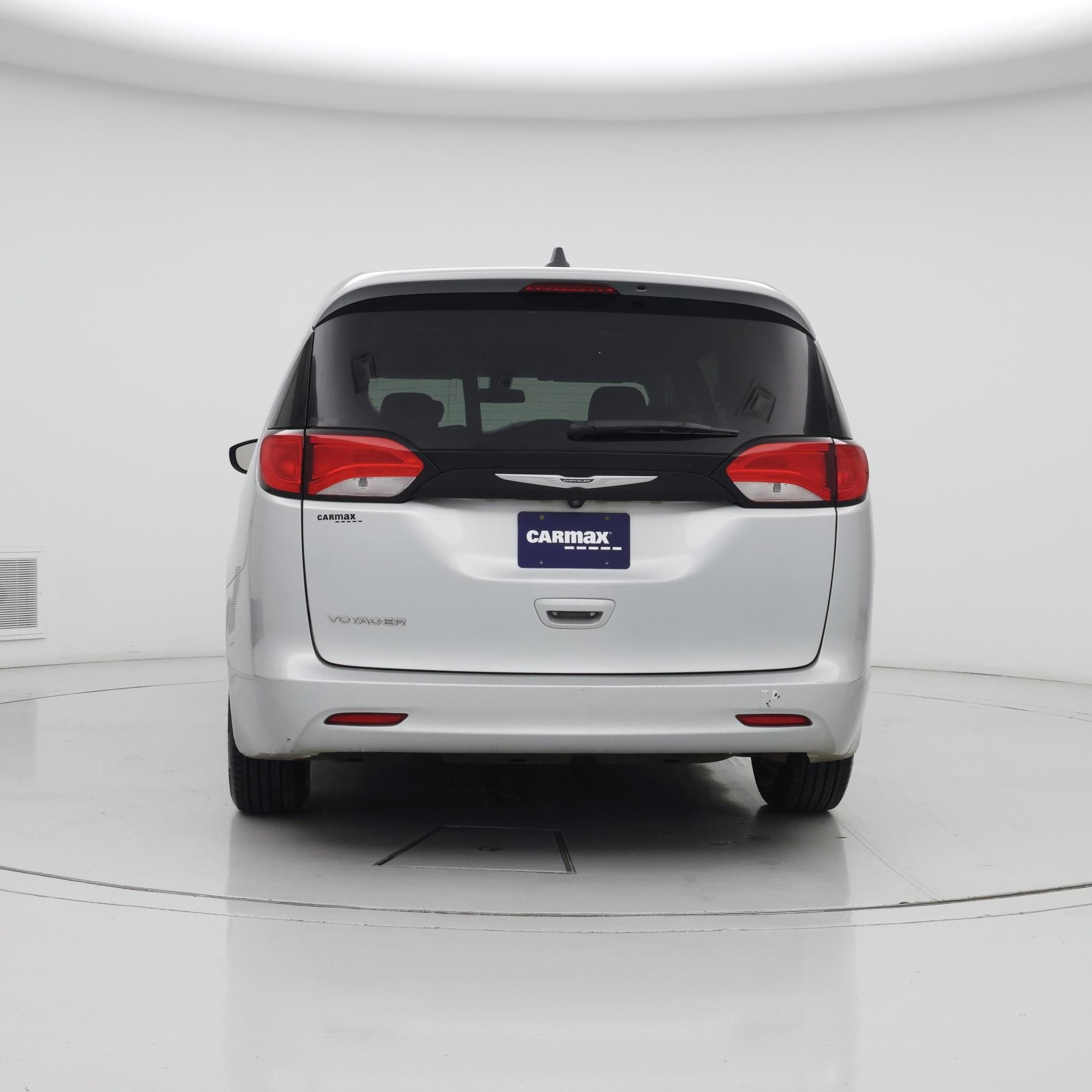 Thumbnail: 2022 Chrysler Voyager - 6