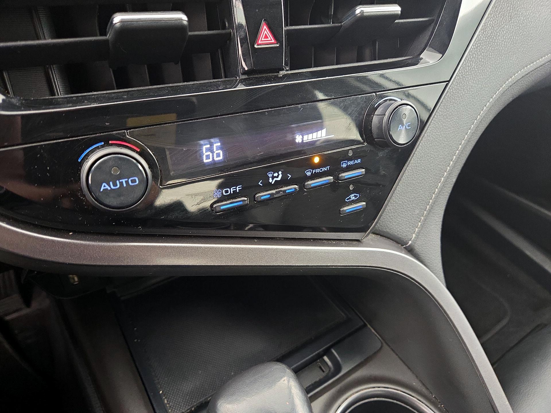 Thumbnail: 2021 Toyota Camry - 16