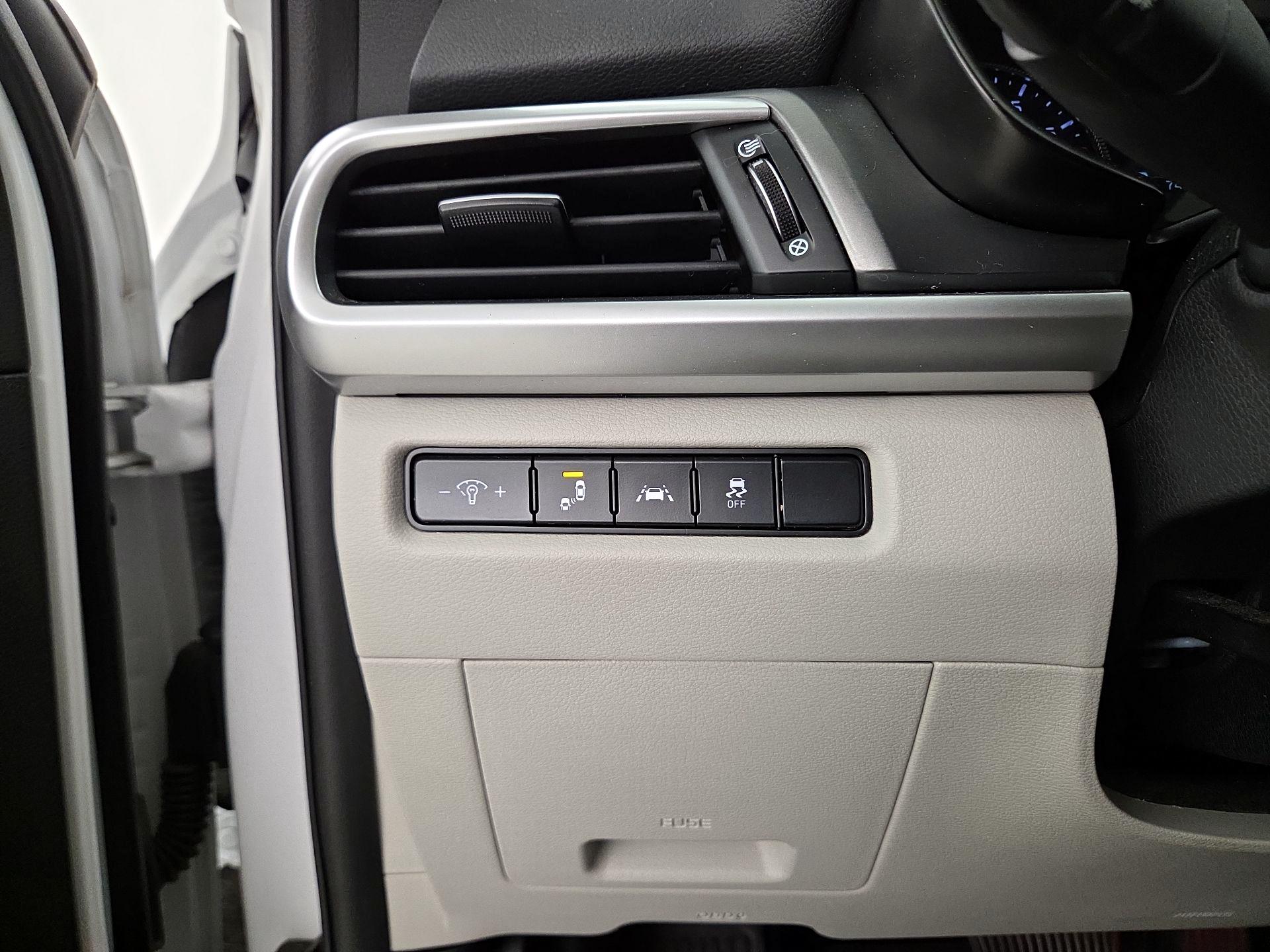 Thumbnail: 2020 Kia Telluride - 13