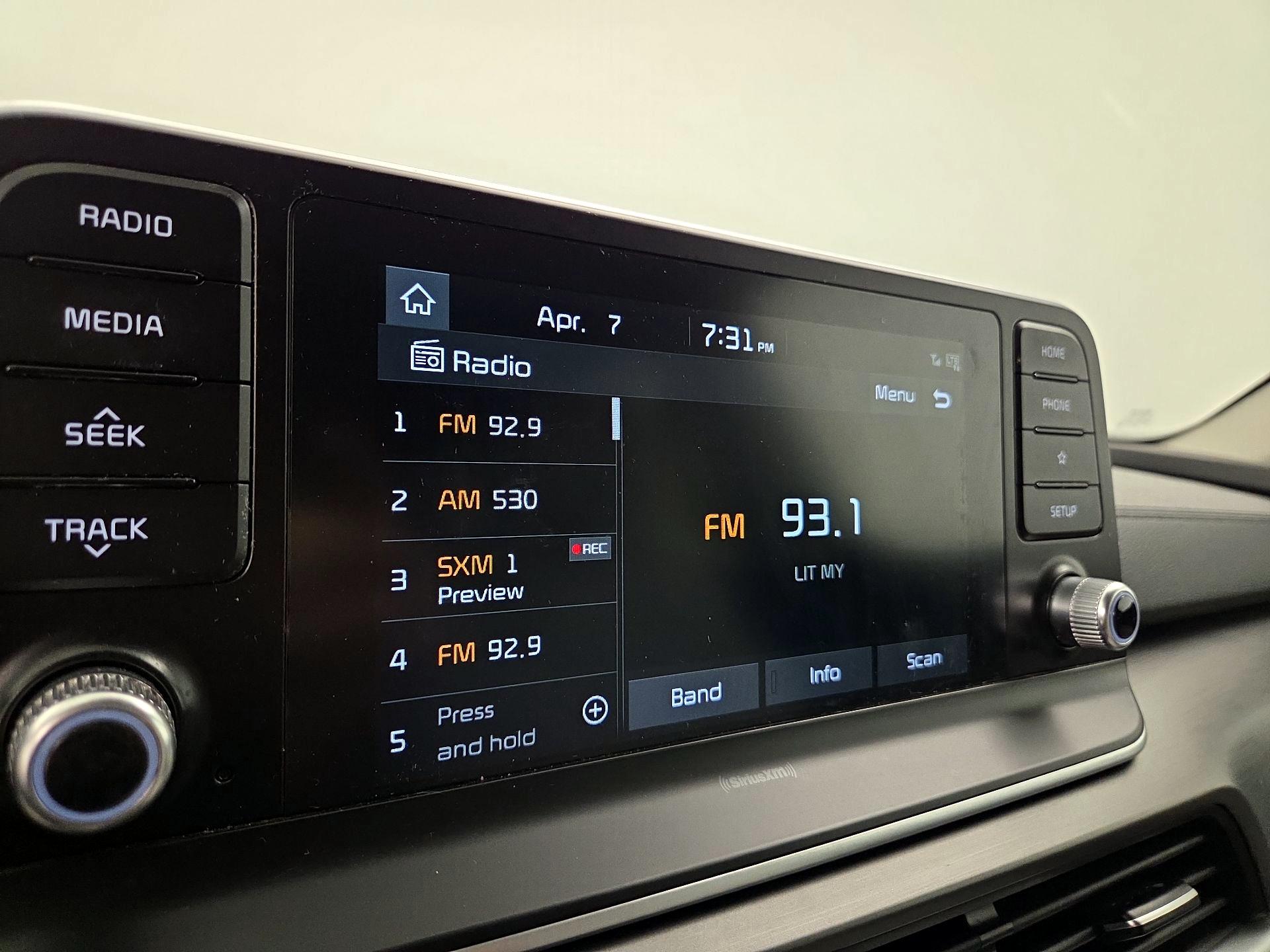 Thumbnail: 2020 Kia Telluride - 15