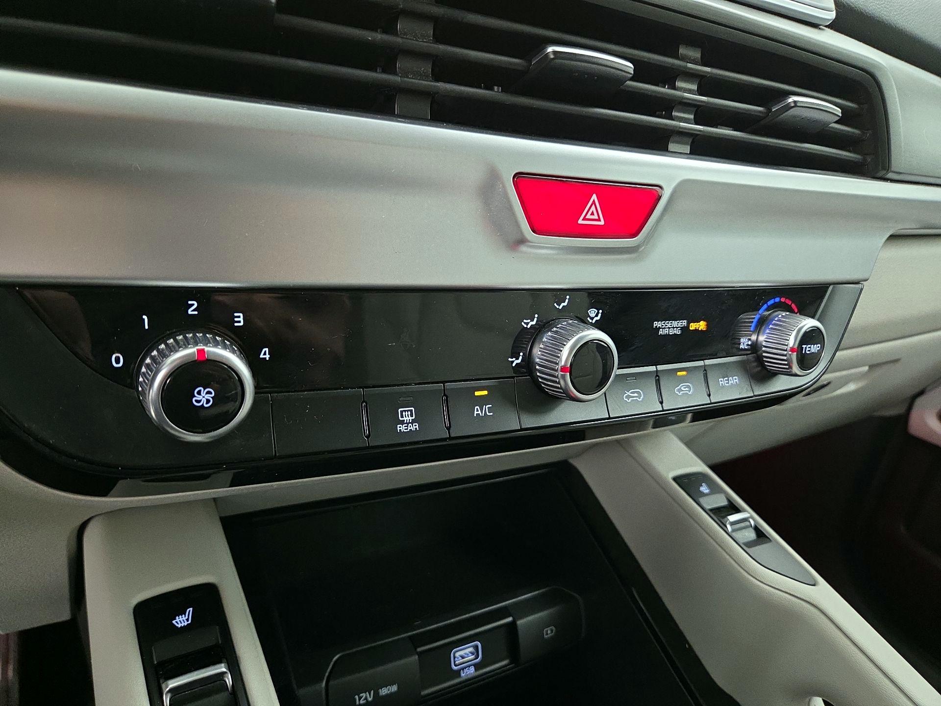 Thumbnail: 2020 Kia Telluride - 16