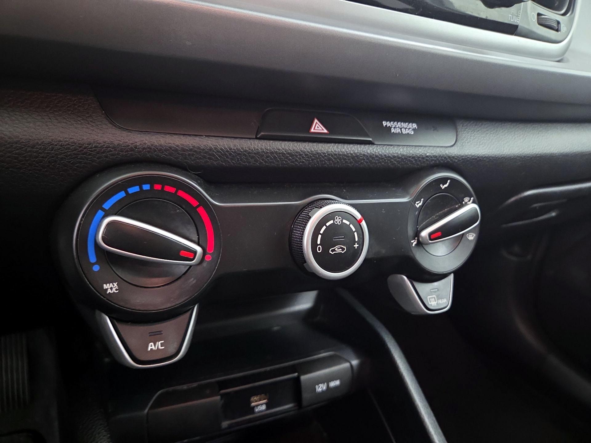 Thumbnail: 2021 Kia Rio - 16