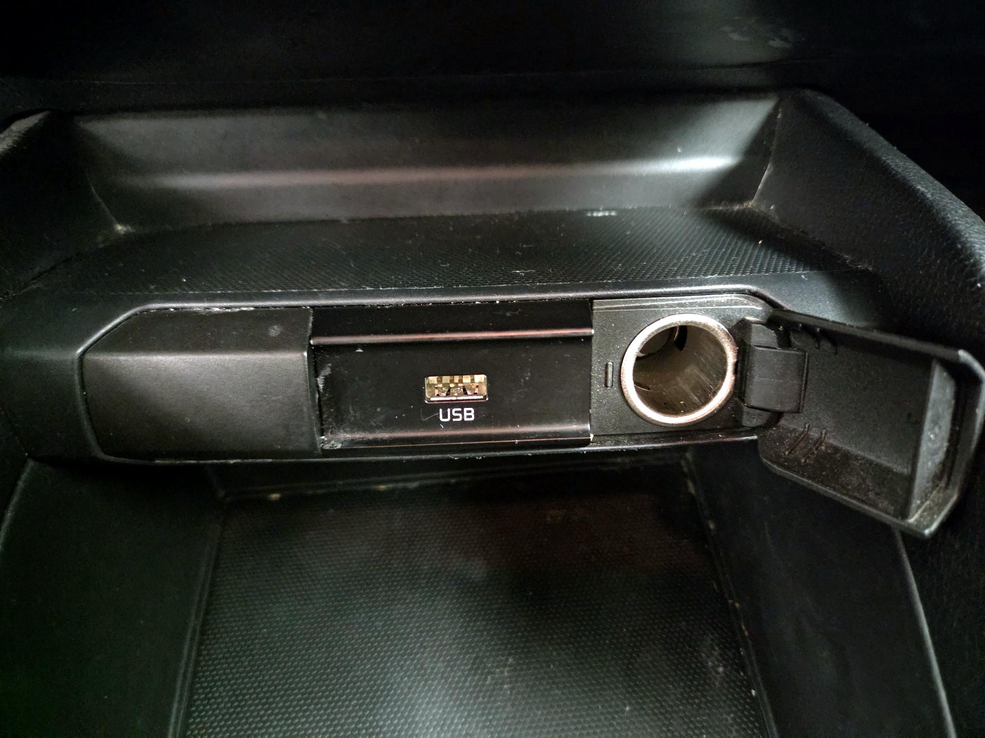 Thumbnail: 2021 Kia Rio - 18