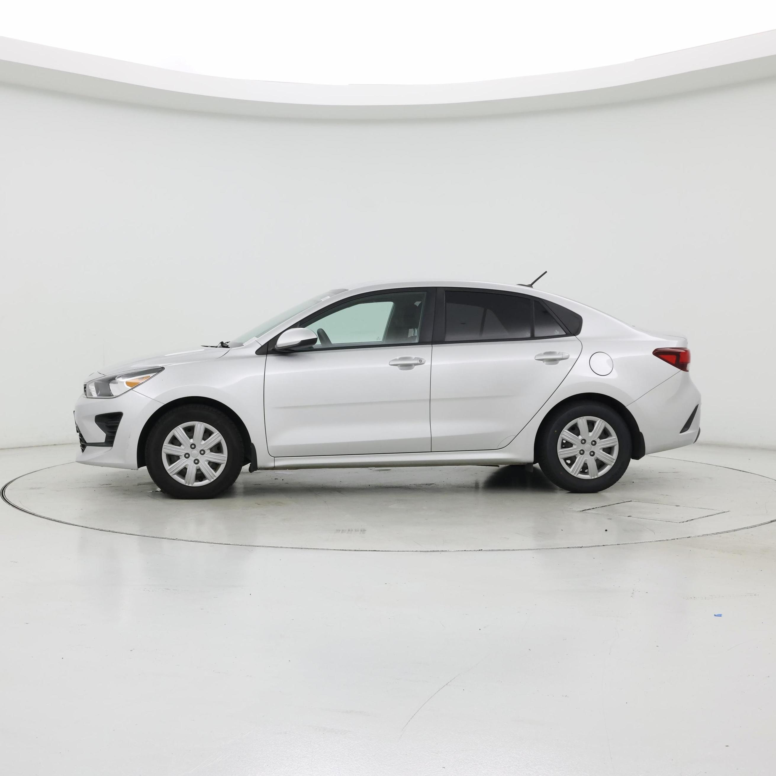 Thumbnail: 2021 Kia Rio - 3