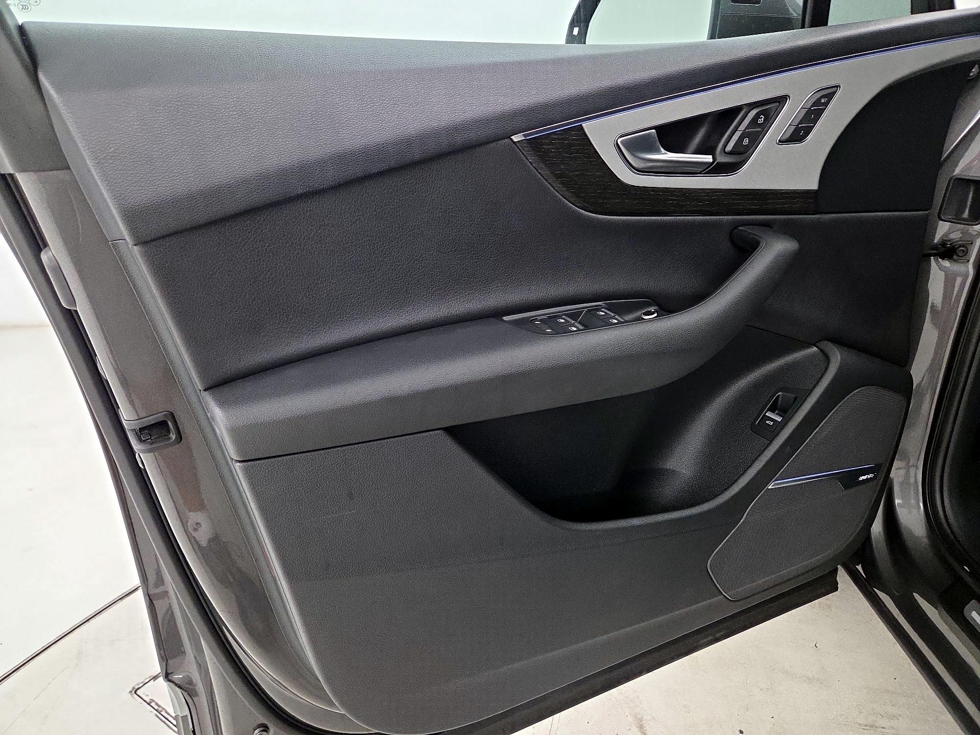 Thumbnail: 2018 Audi Q7 - 12