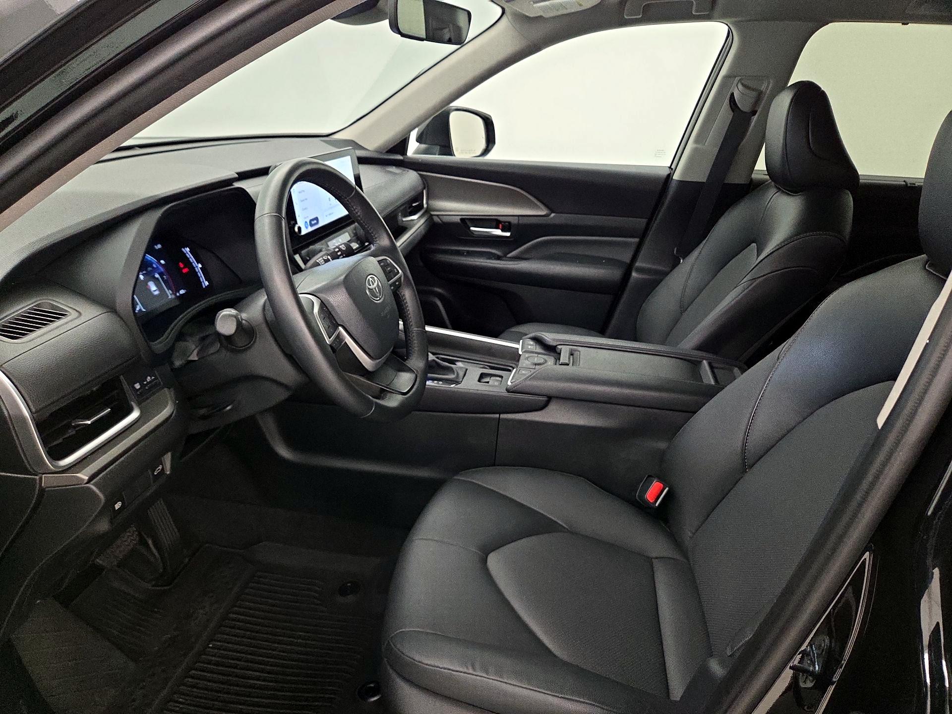 Thumbnail: 2024 Toyota Highlander - 11