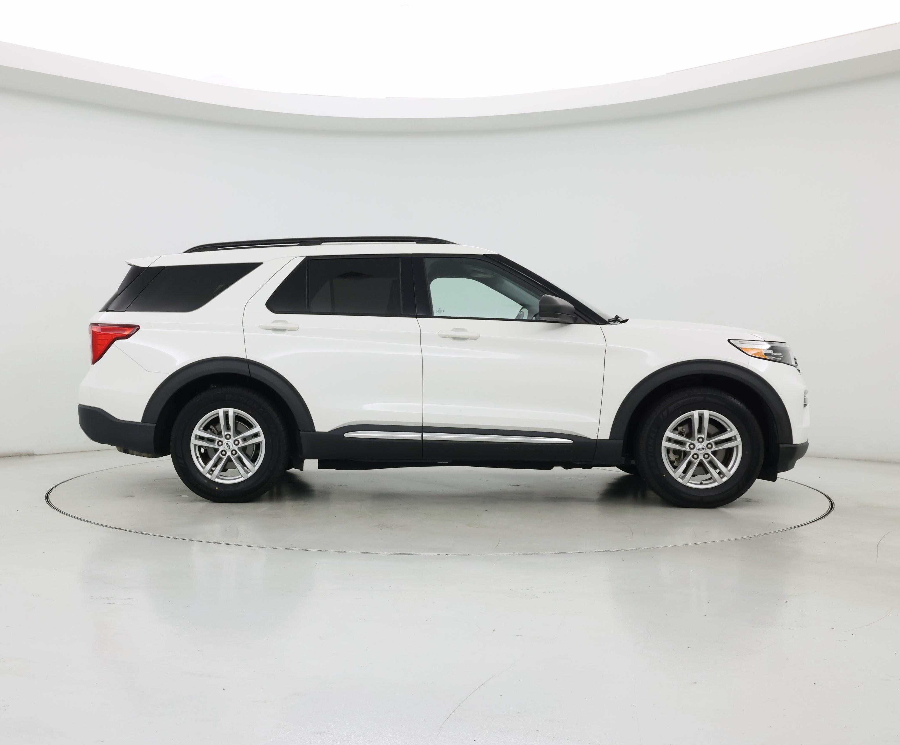 Thumbnail: 2021 Ford Explorer - 7