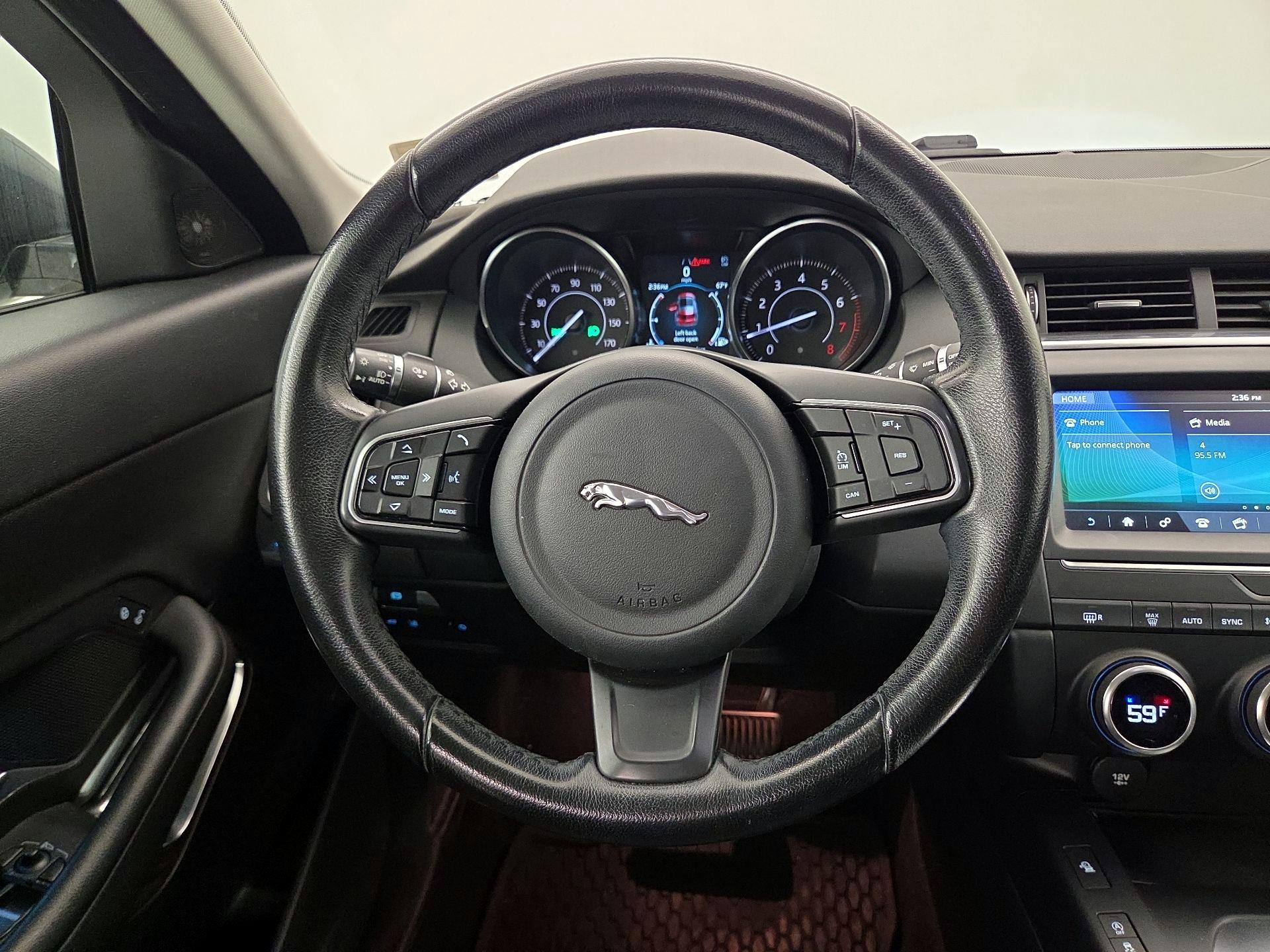 Thumbnail: 2019 Jaguar E-Pace - 10