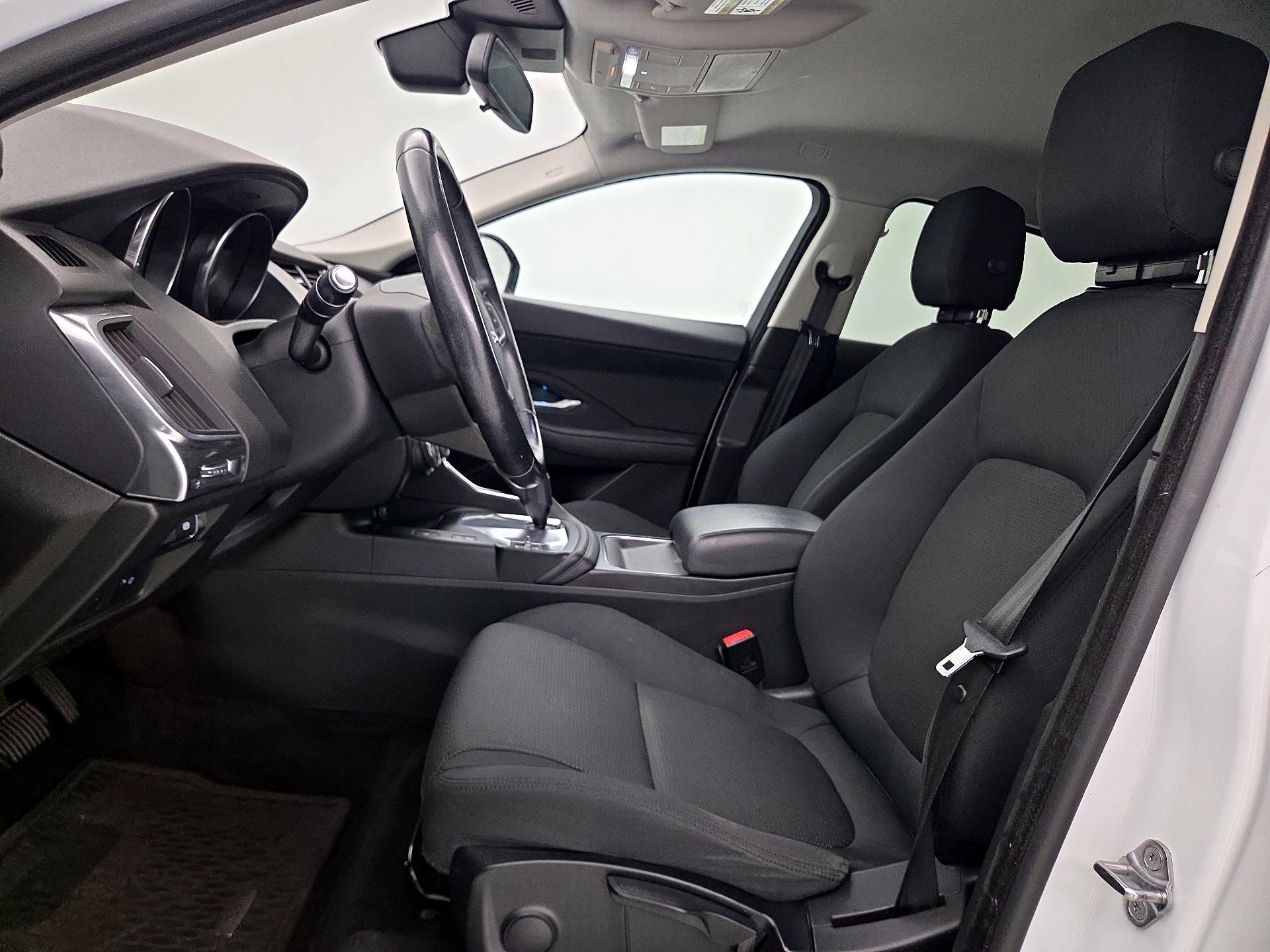 Thumbnail: 2019 Jaguar E-Pace - 11