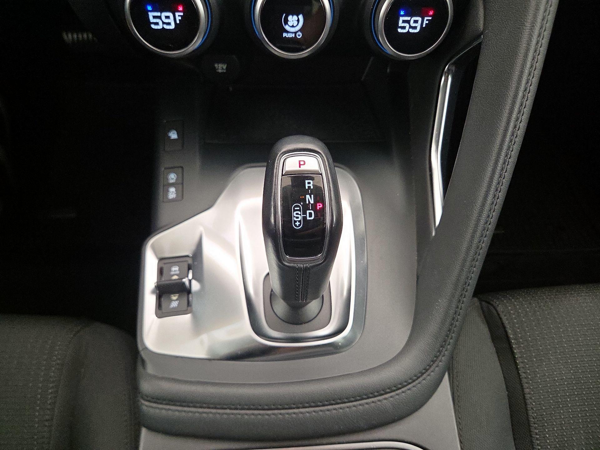 Thumbnail: 2019 Jaguar E-Pace - 17