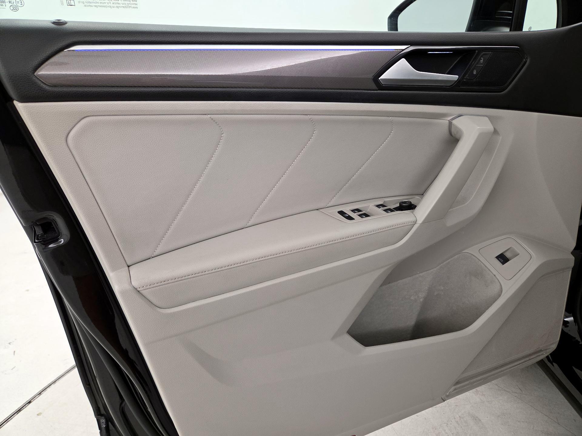 Thumbnail: 2022 Volkswagen Tiguan - 12