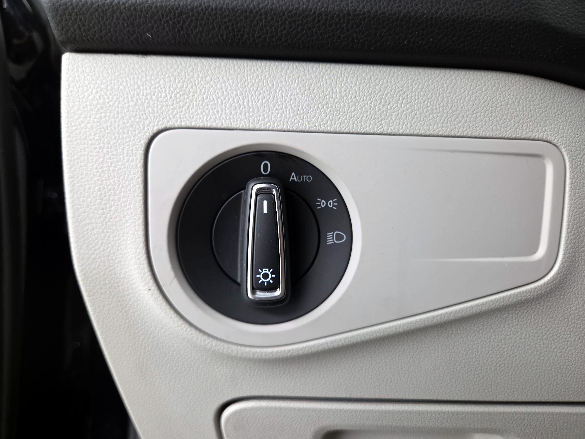 Thumbnail: 2022 Volkswagen Tiguan - 13