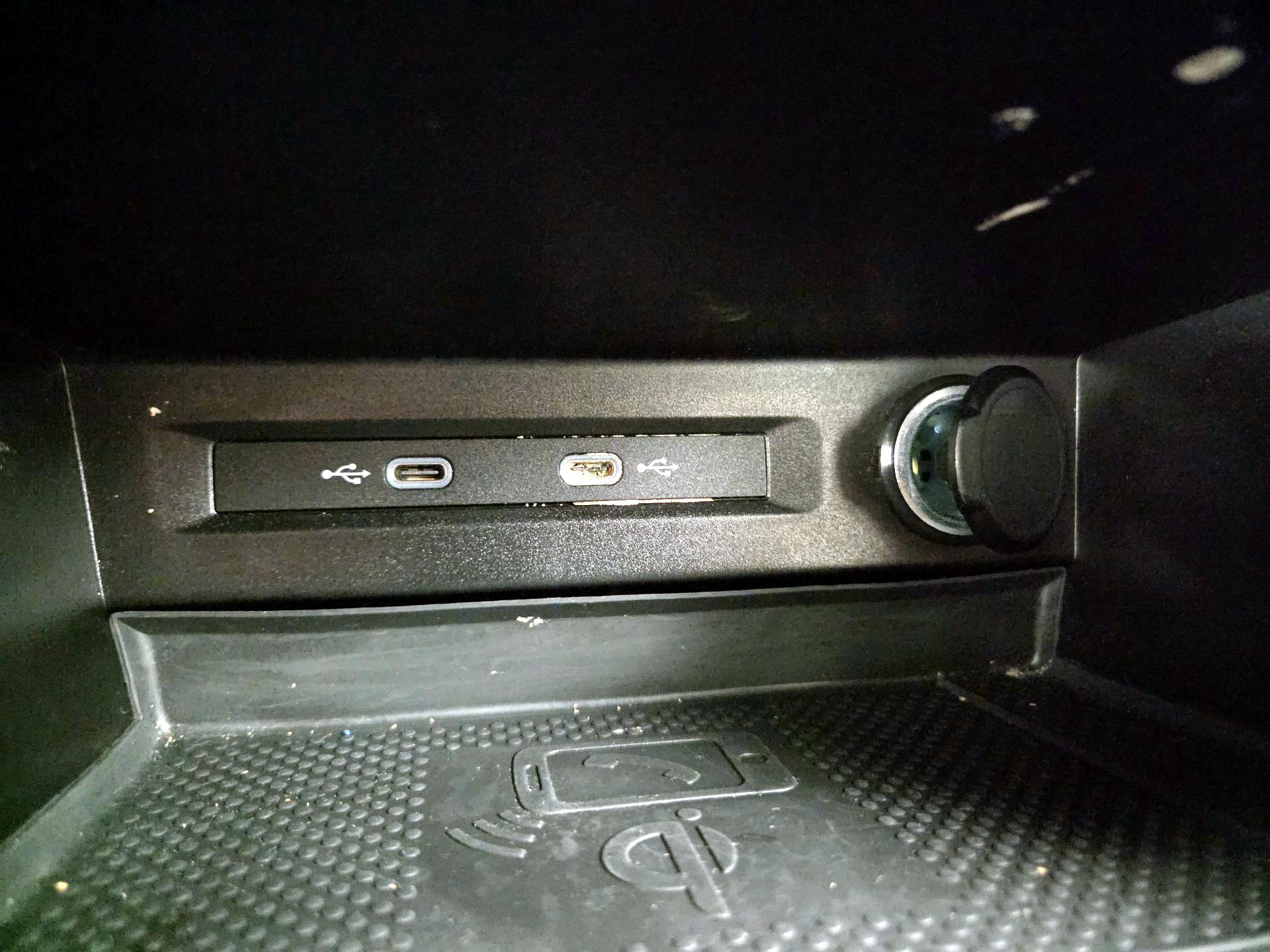 Thumbnail: 2022 Volkswagen Tiguan - 18