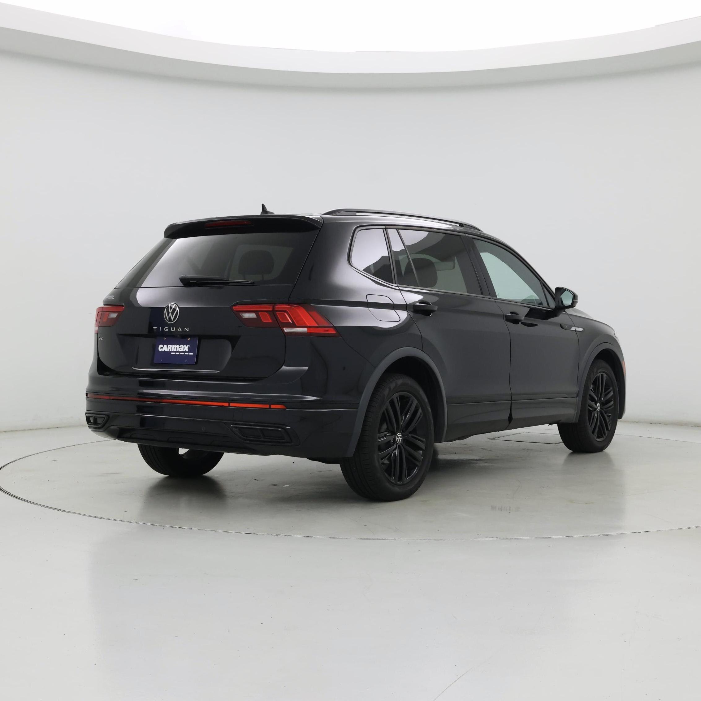 Thumbnail: 2022 Volkswagen Tiguan - 8