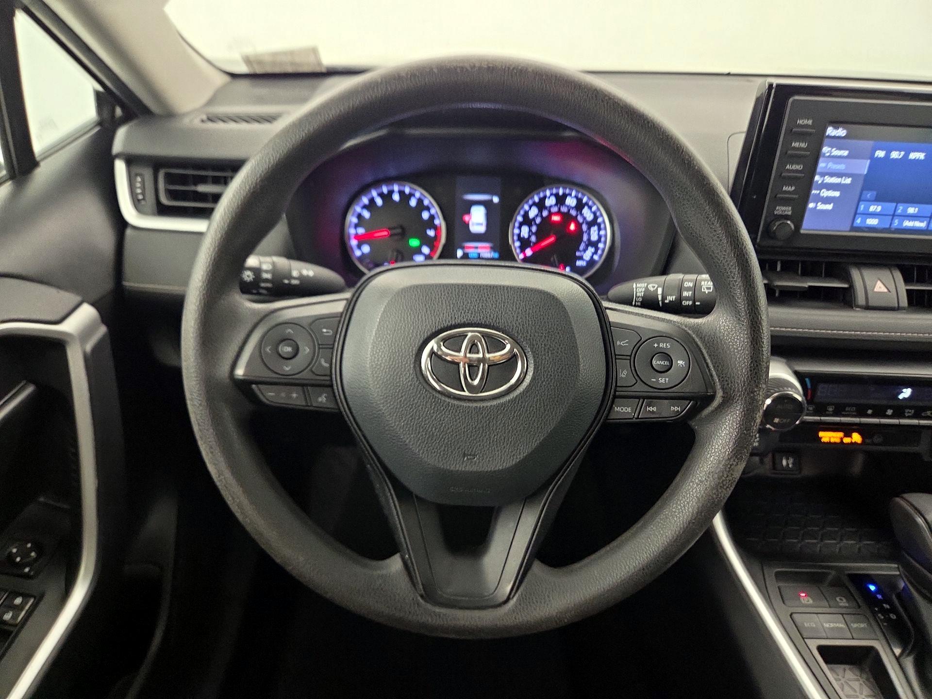 Thumbnail: 2019 Toyota RAV4 - 10