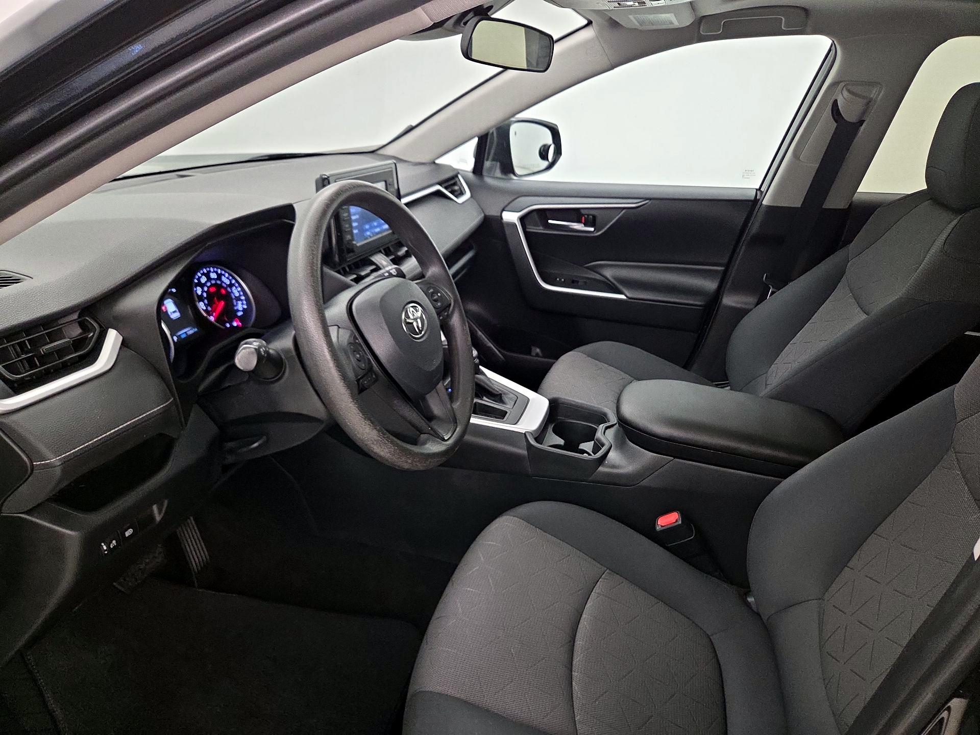 Thumbnail: 2019 Toyota RAV4 - 11