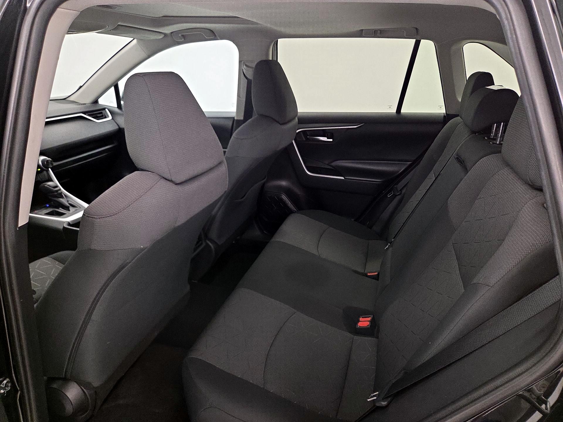 Thumbnail: 2019 Toyota RAV4 - 20
