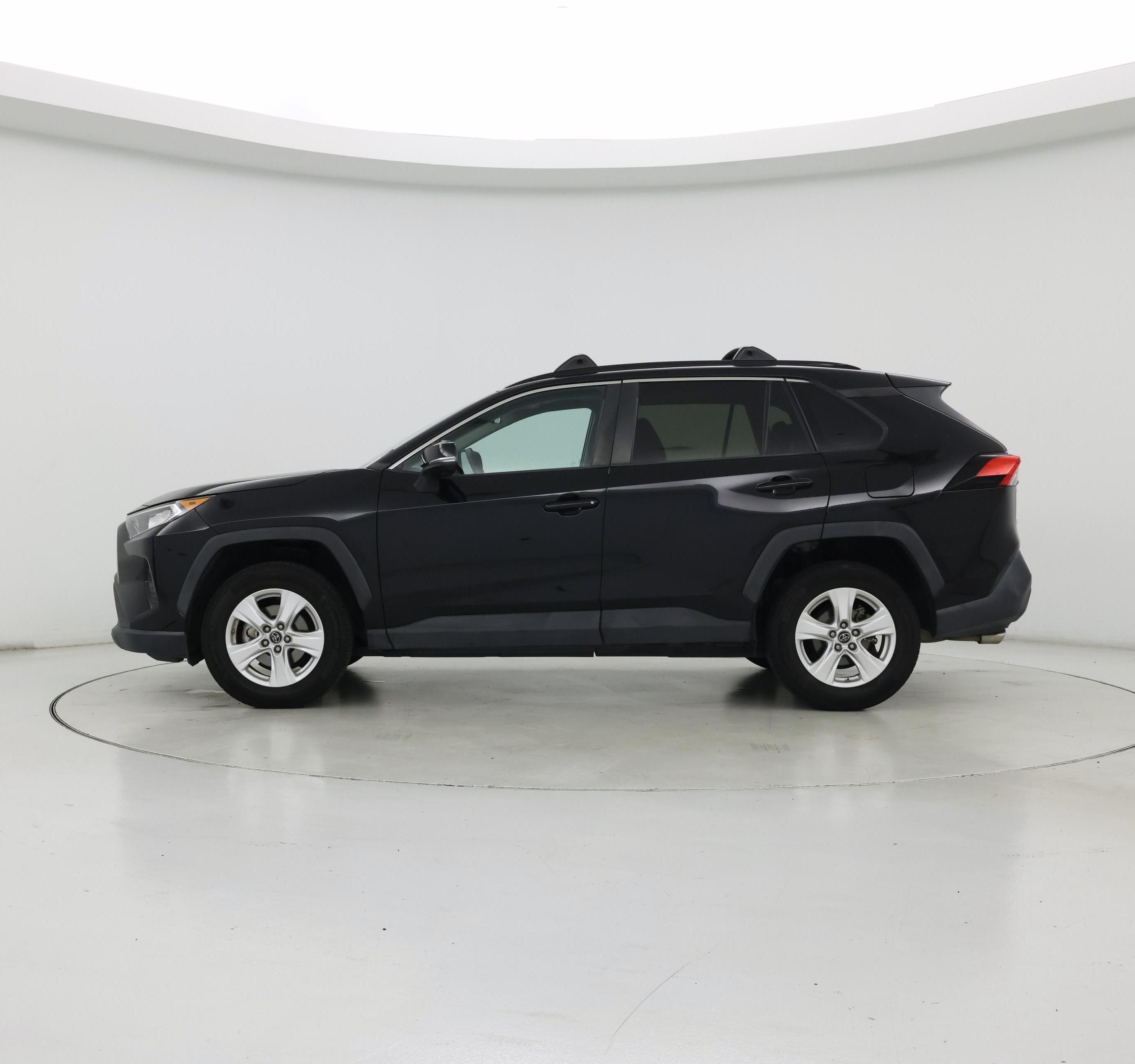 Thumbnail: 2019 Toyota RAV4 - 3