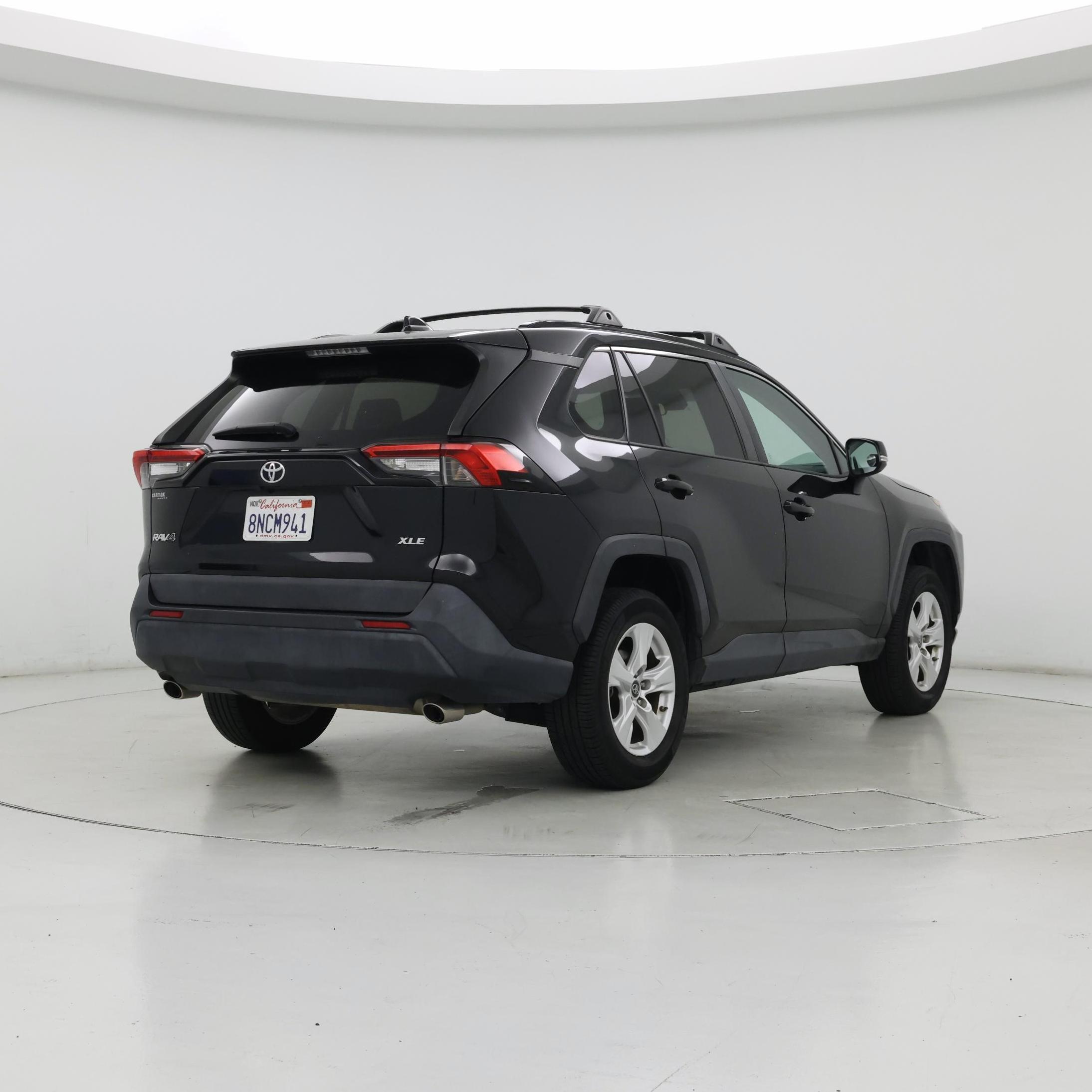 Thumbnail: 2019 Toyota RAV4 - 8