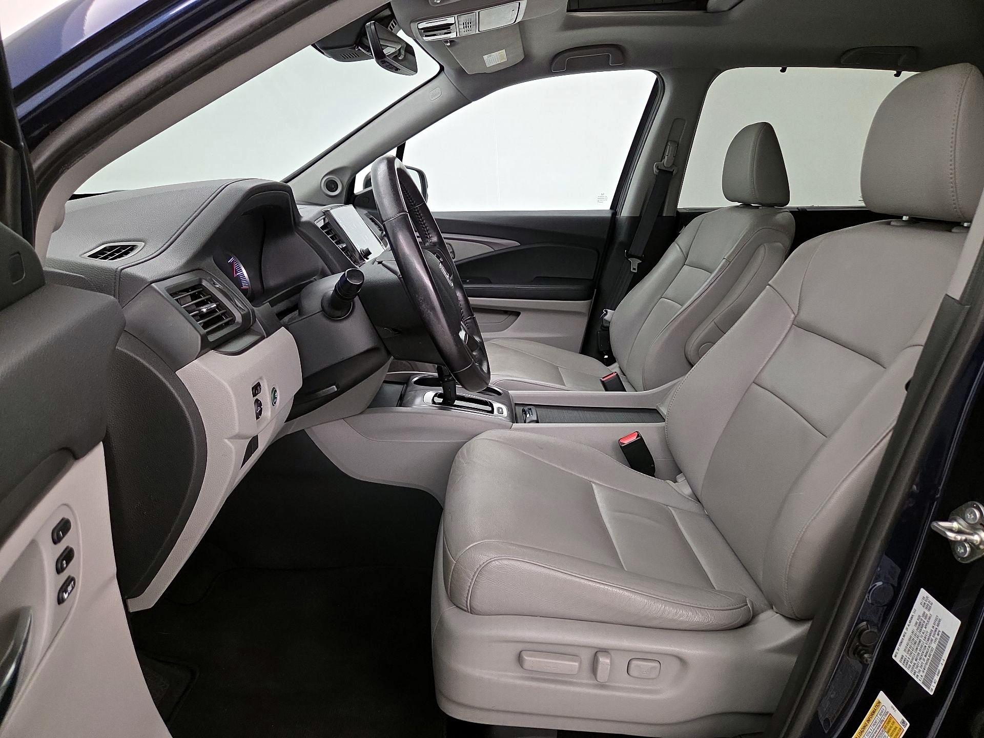 Thumbnail: 2020 Honda Pilot - 11