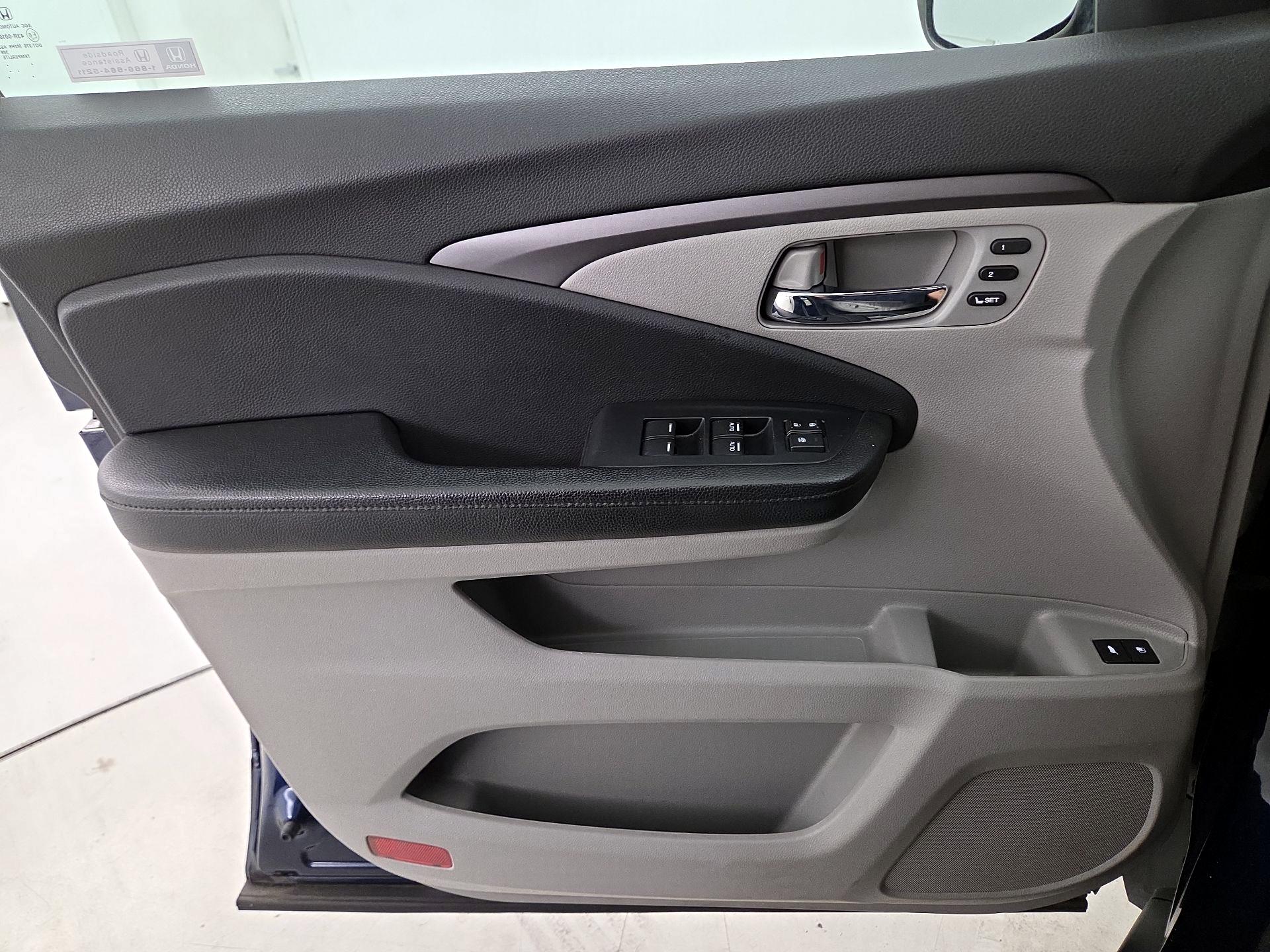 Thumbnail: 2020 Honda Pilot - 12